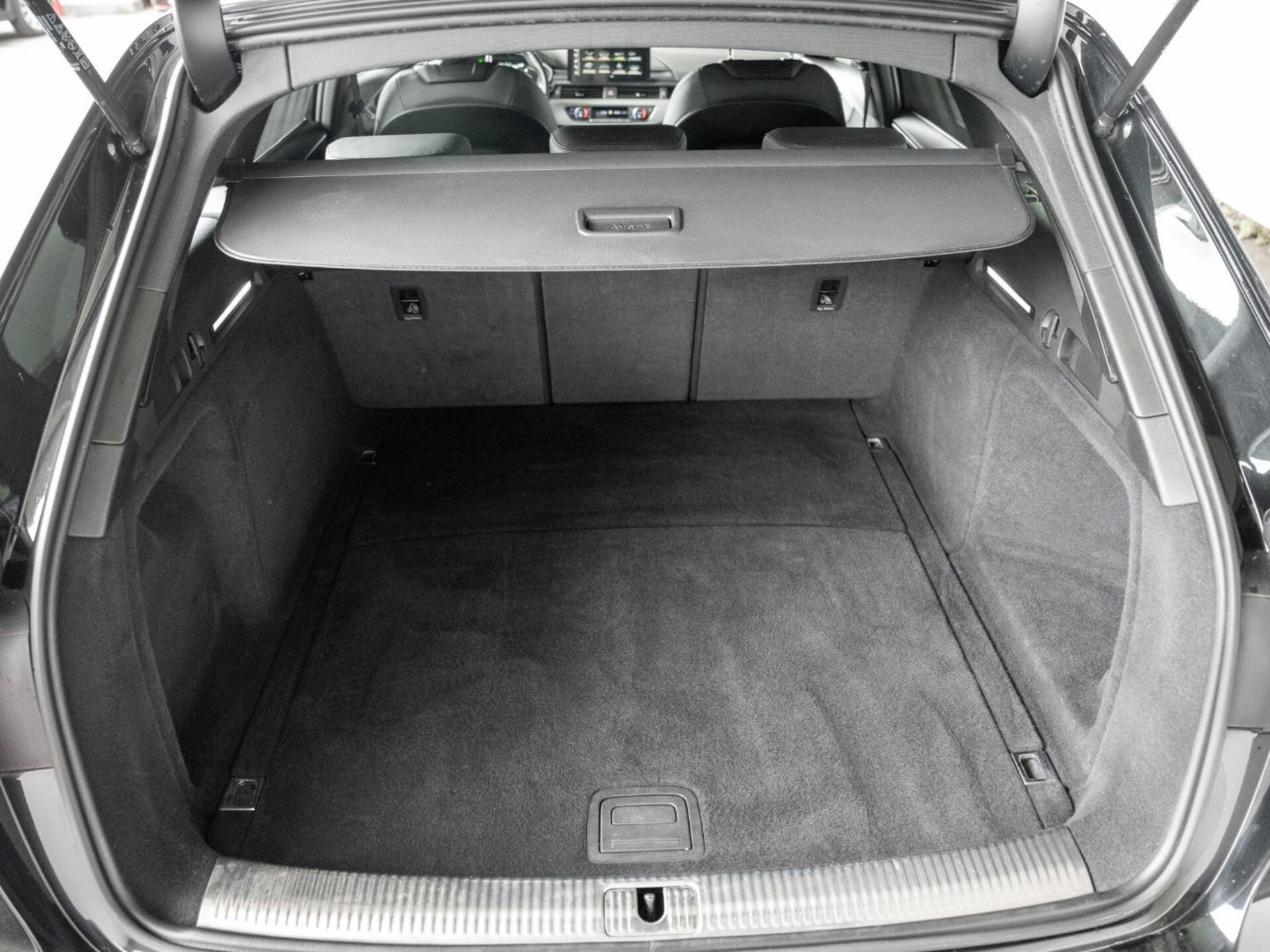 Audi A4 Avant S line