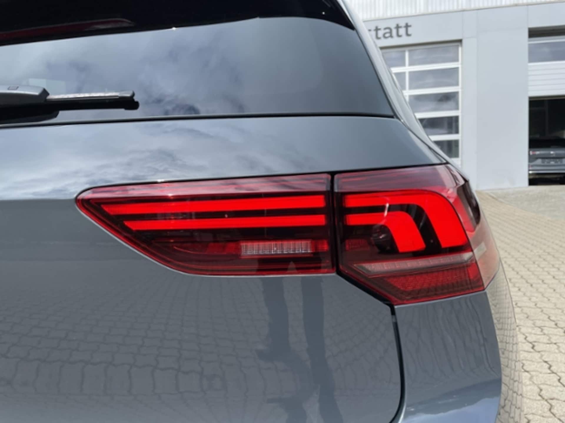 Volkswagen Golf R-Line