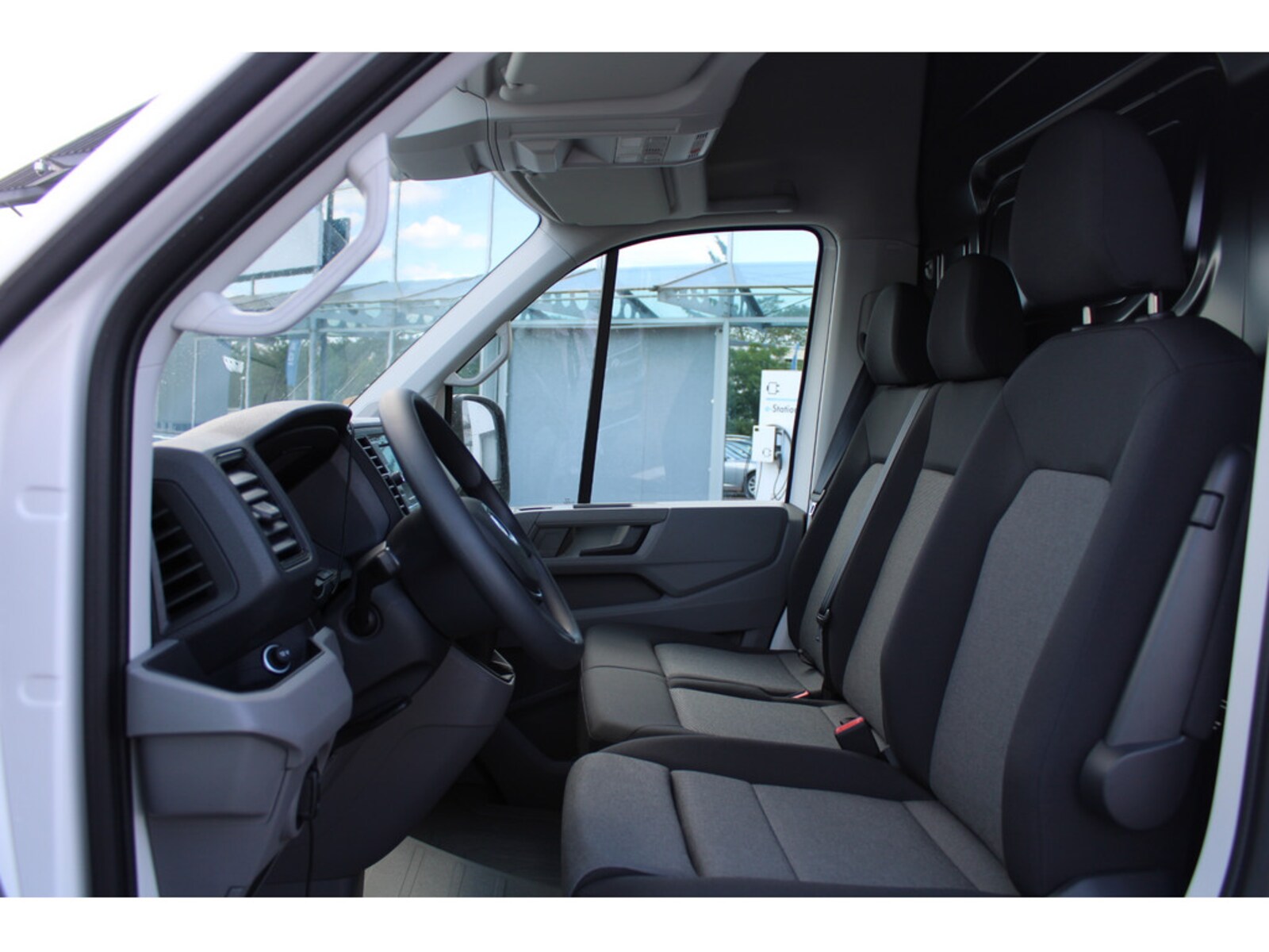Volkswagen Crafter Kasten mittlerer Radstand – Bild 10