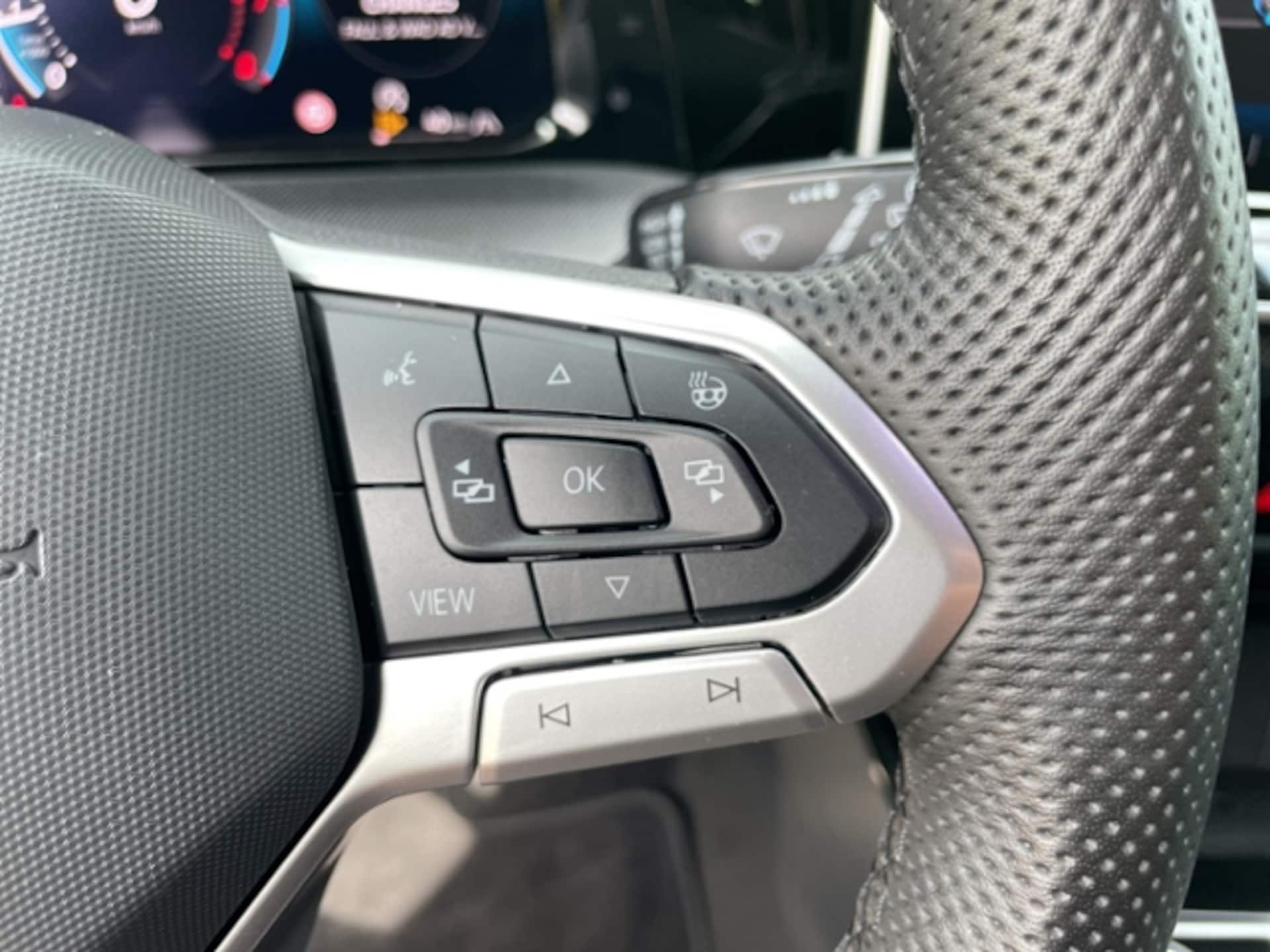 Volkswagen Golf R-Line