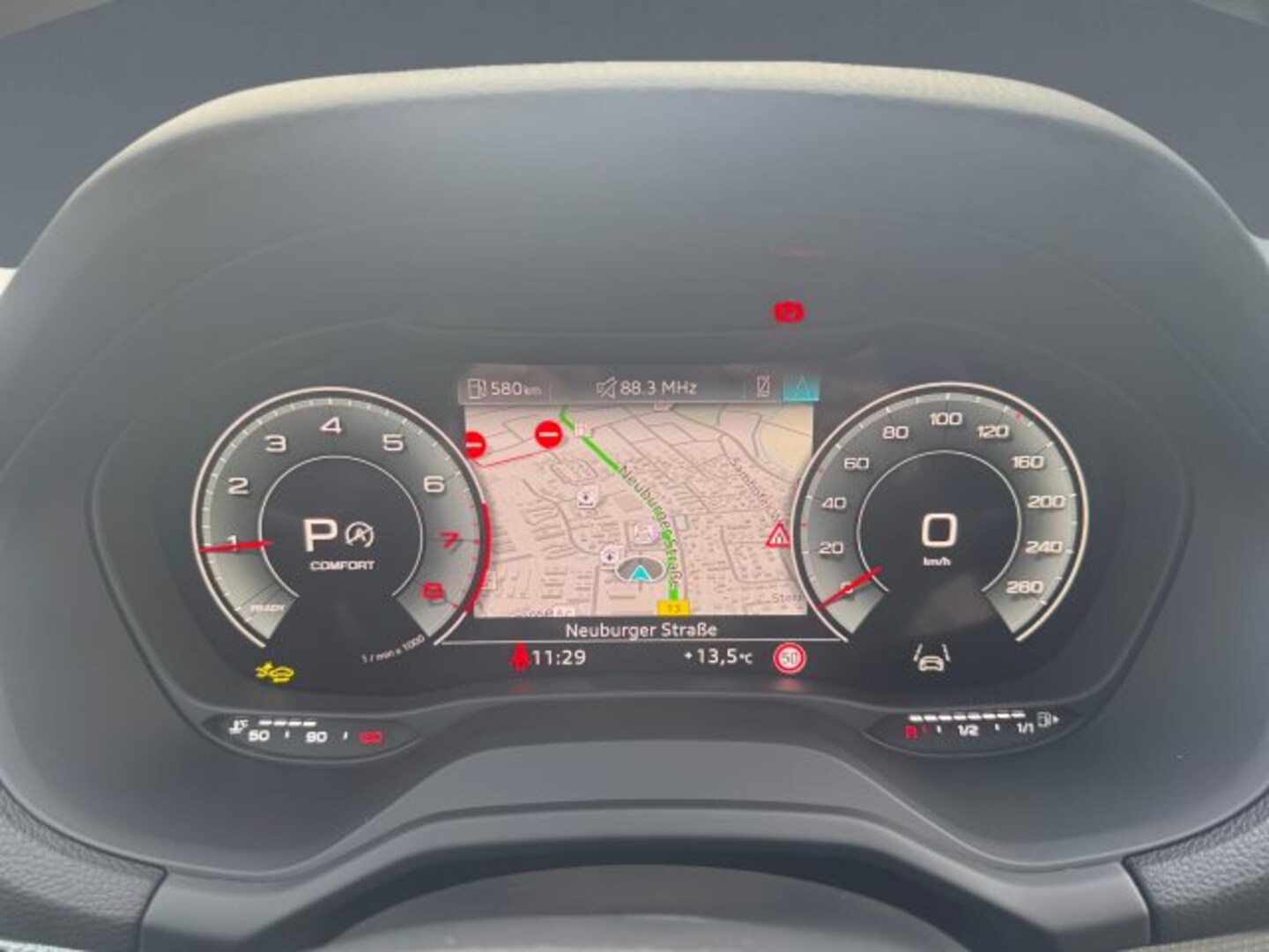 Bild über Audi Q2 advanced 35 TFSI S tronic - für weitere Informationen kontaktieren Sie den Audi Partner