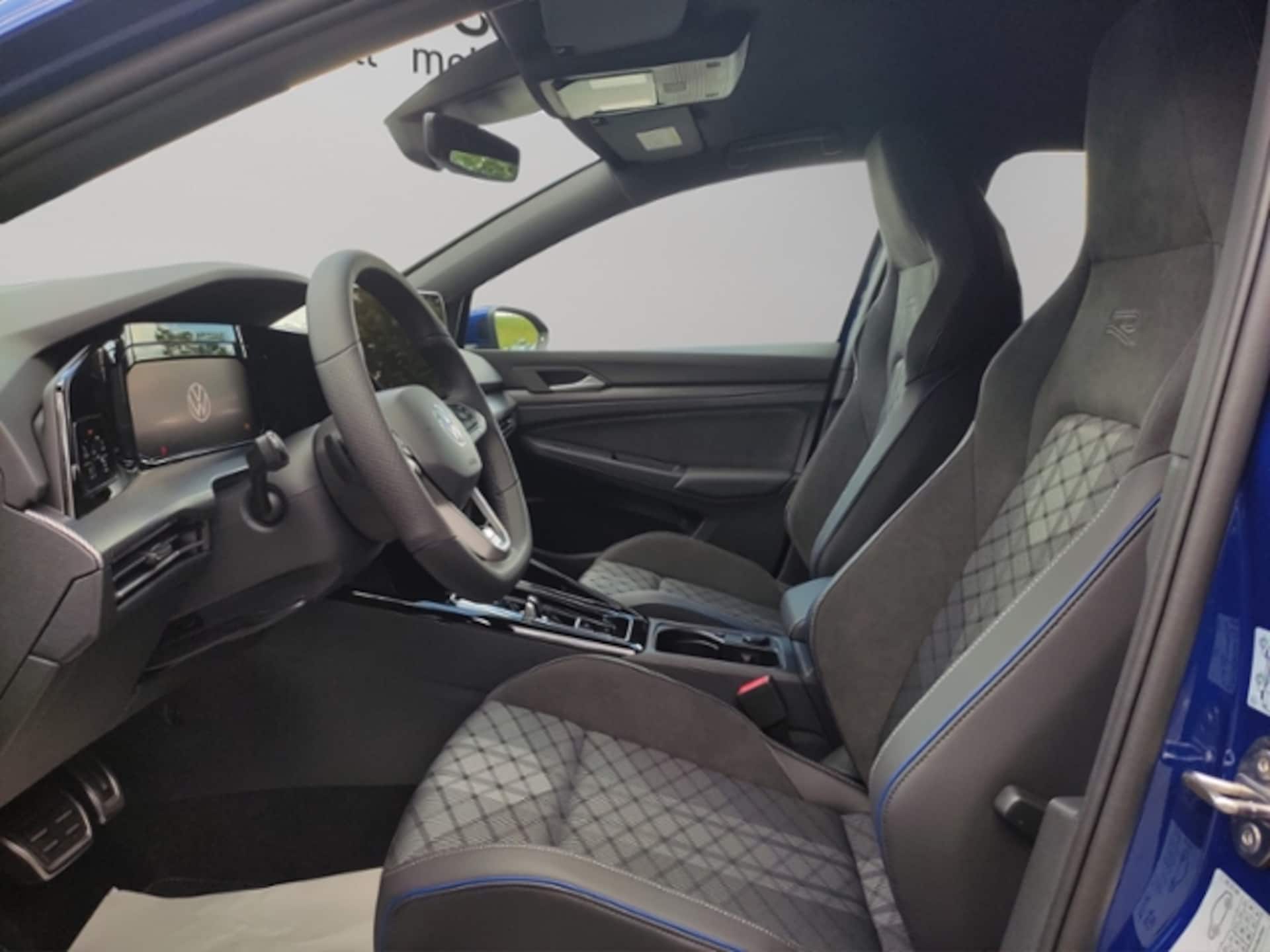 Volkswagen Golf R-Line