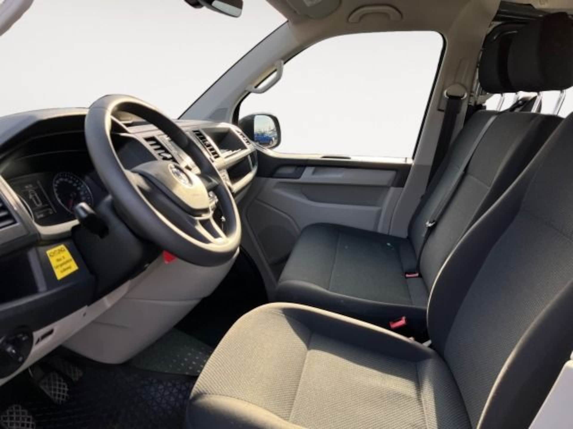 Volkswagen T6 Transporter Kombi langer Radstand