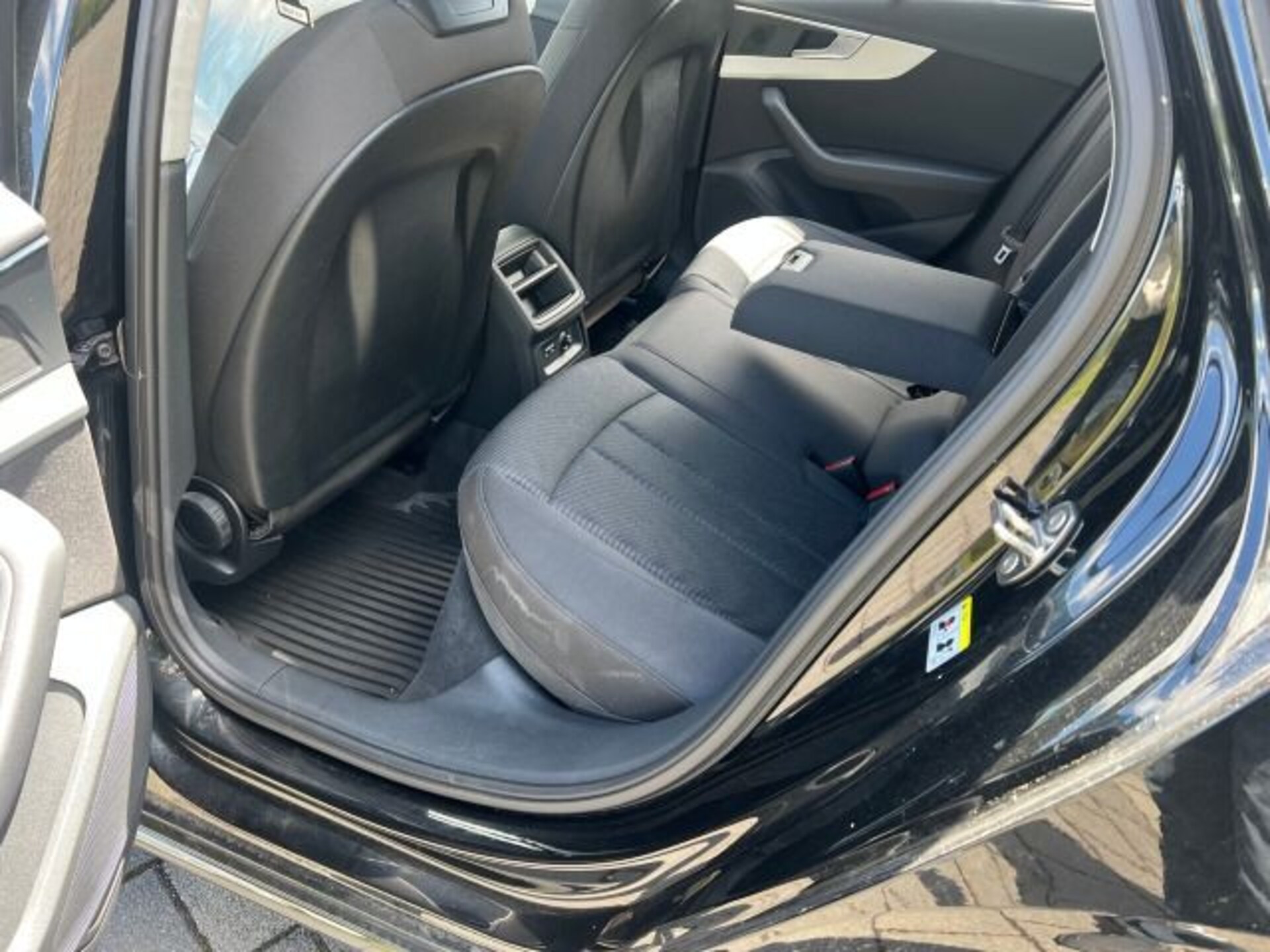 Audi A4 Avant S line