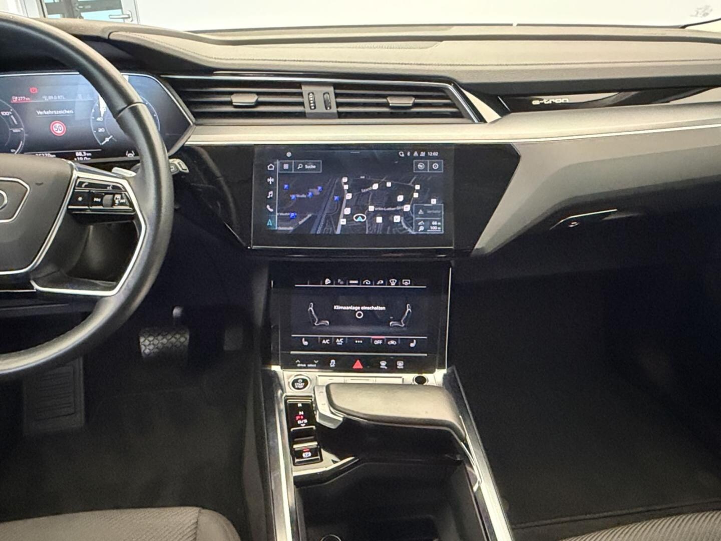 Bild über Audi Q8 e-tron advanced 55 e-tron quattro - für weitere Informationen kontaktieren Sie den Audi Partner