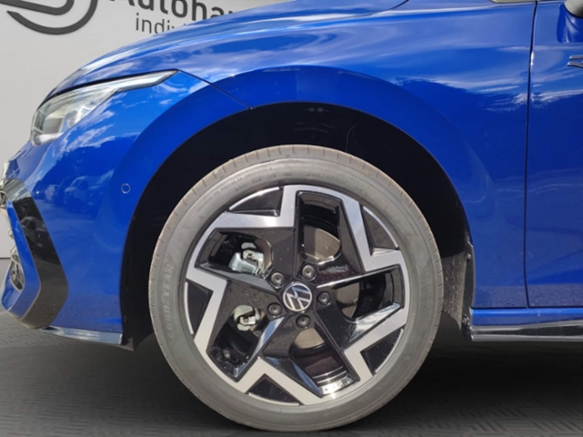 Volkswagen Golf R-Line
