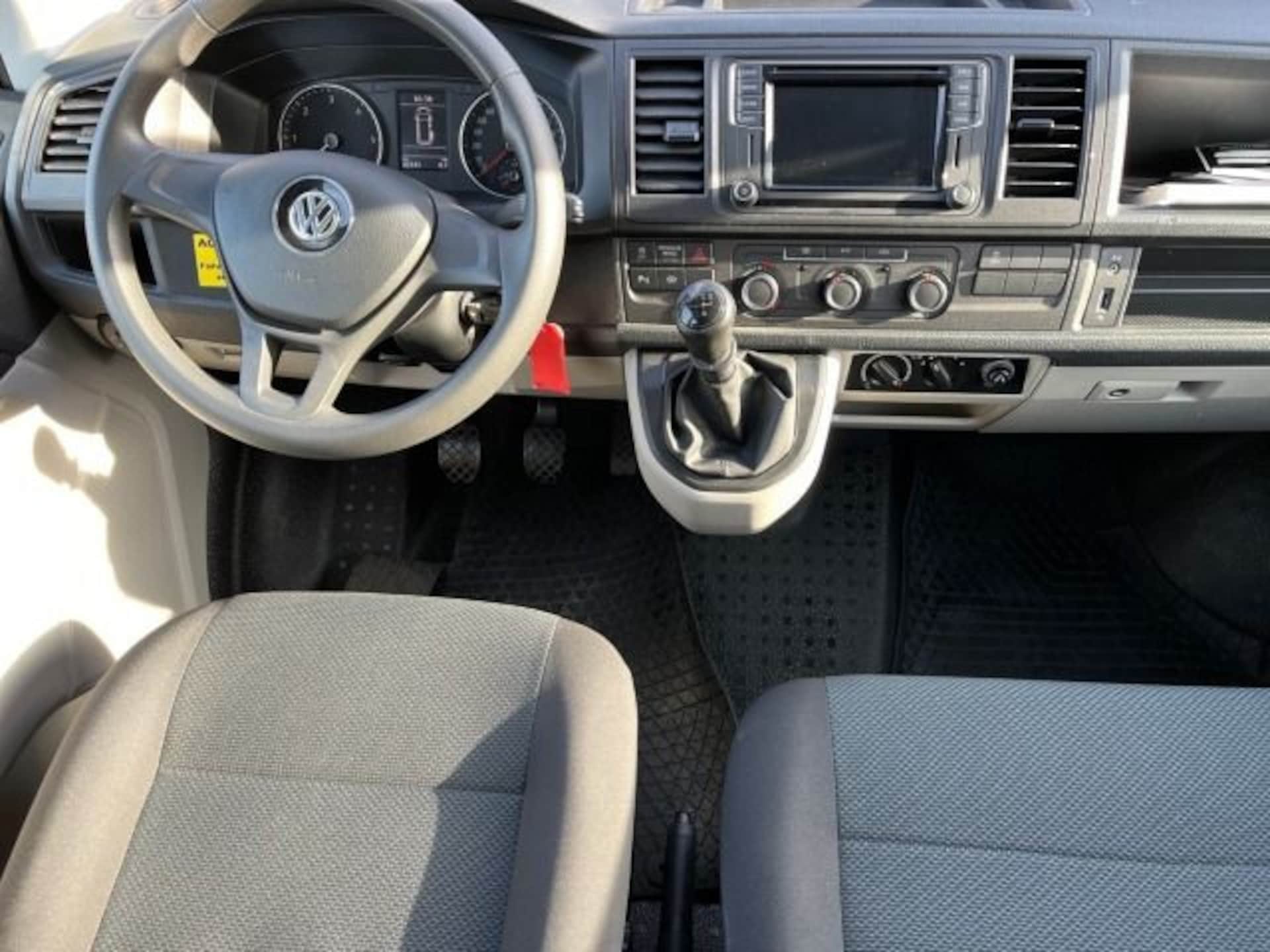 Volkswagen T6 Transporter Kombi langer Radstand