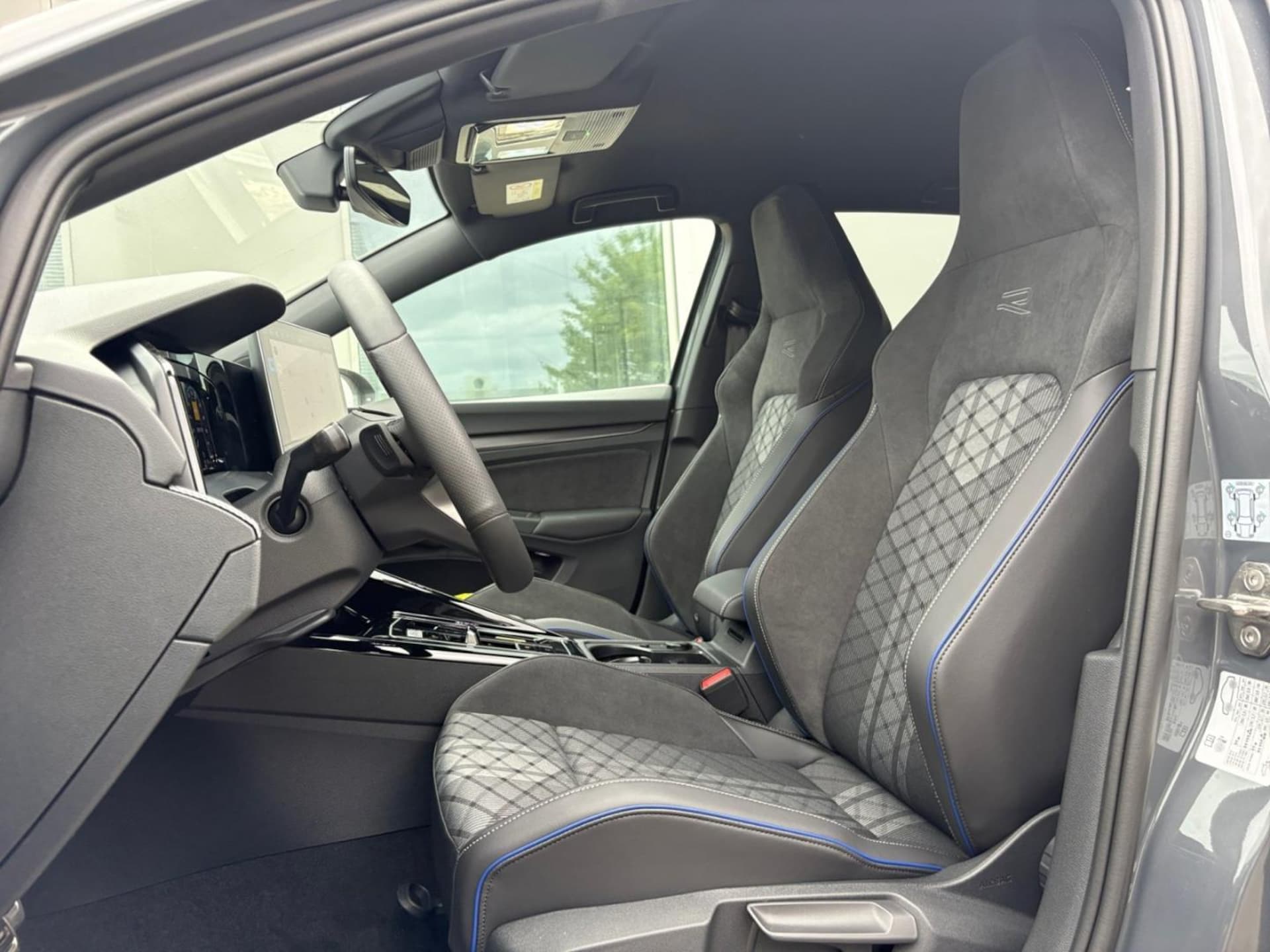 Volkswagen Golf R-Line
