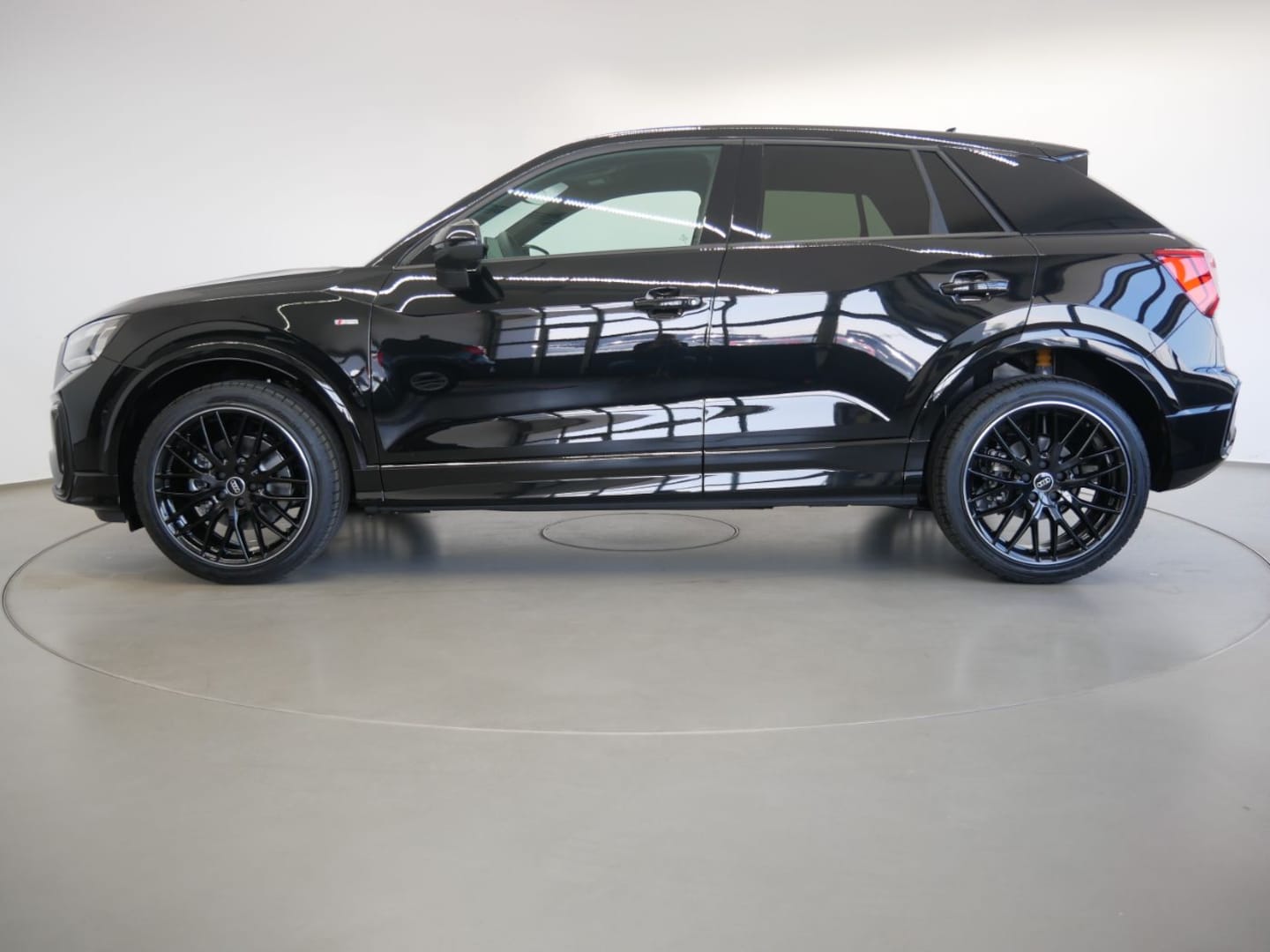 Bild über Audi Q2 S line 40 TFSI quattro S tronic - für weitere Informationen kontaktieren Sie den Audi Partner