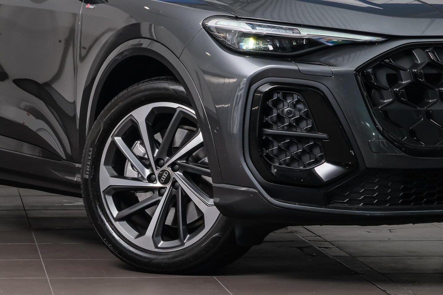 Image about Audi Q5 SUV TDI quattro 150 kW sport