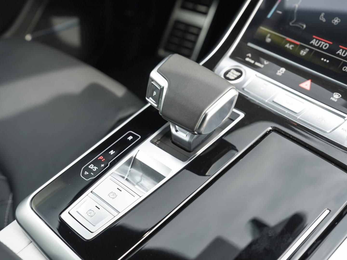 Bild über Audi Q8 SUV 50 TDI quattro tiptronic - für weitere Informationen kontaktieren Sie den Audi Partner