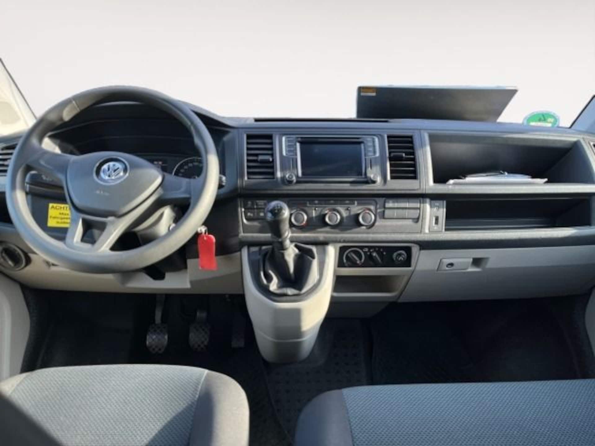 Volkswagen T6 Transporter Kombi langer Radstand