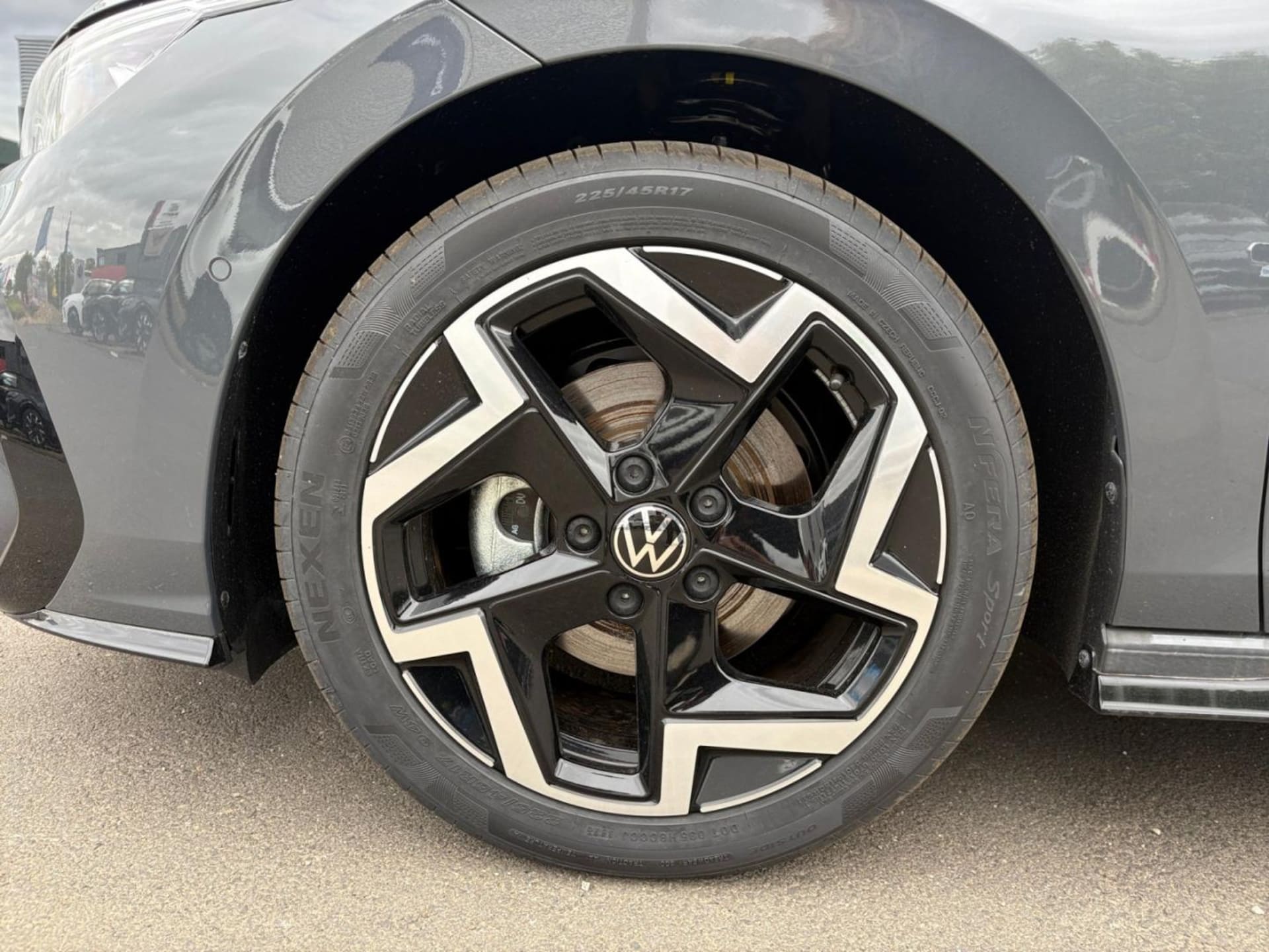 Volkswagen Golf R-Line