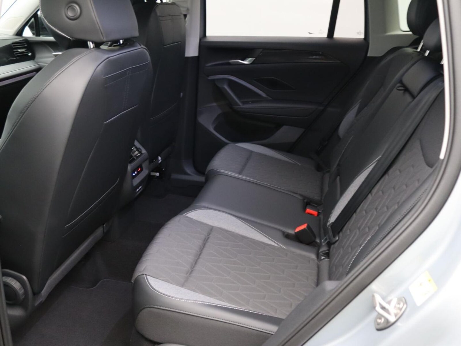 Volkswagen Tiguan – Bild 11