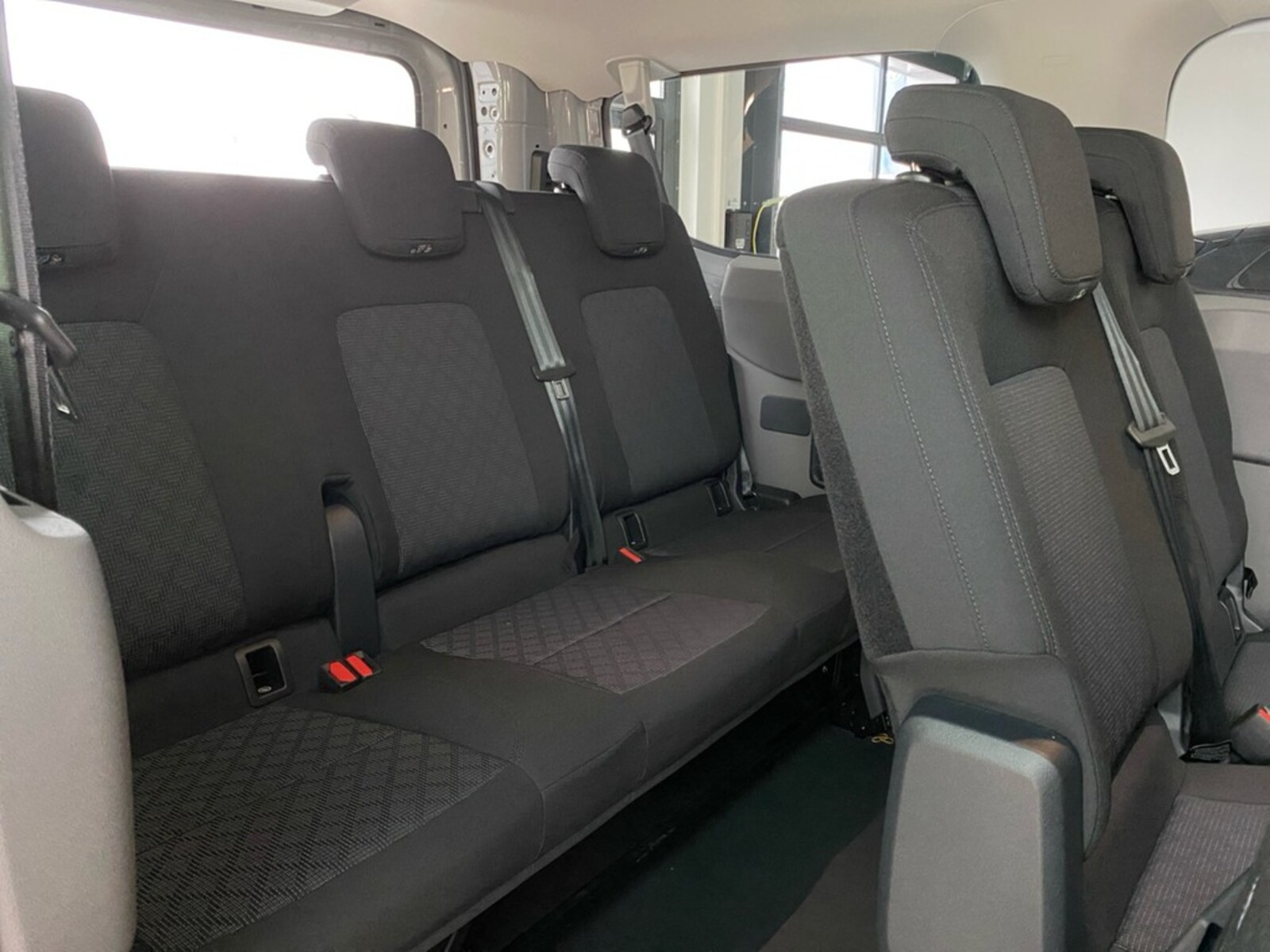 Volkswagen Transporter Kombi kurzer Radstand – Bild 17