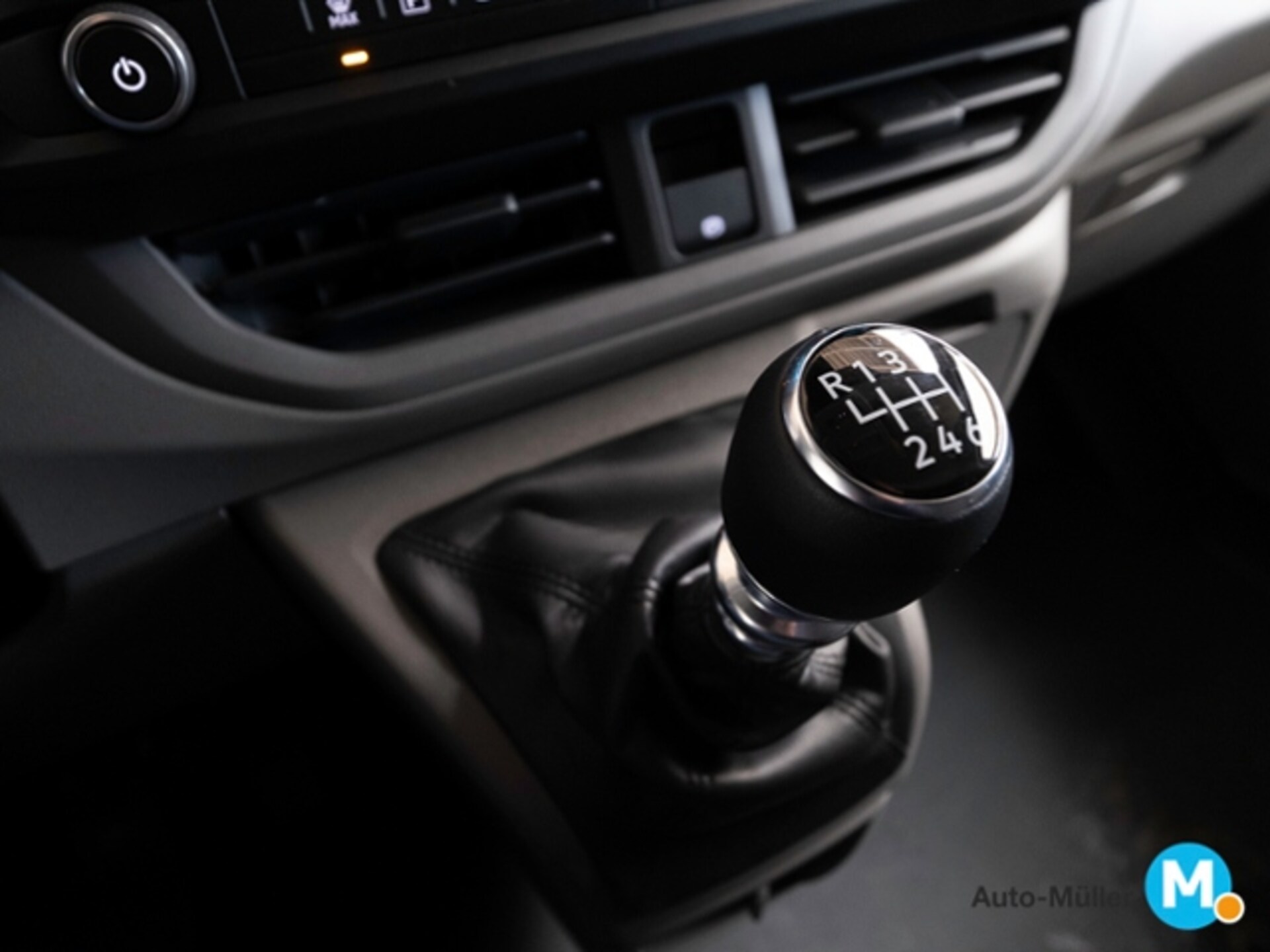 Volkswagen Transporter Kasten kurzer Radstand