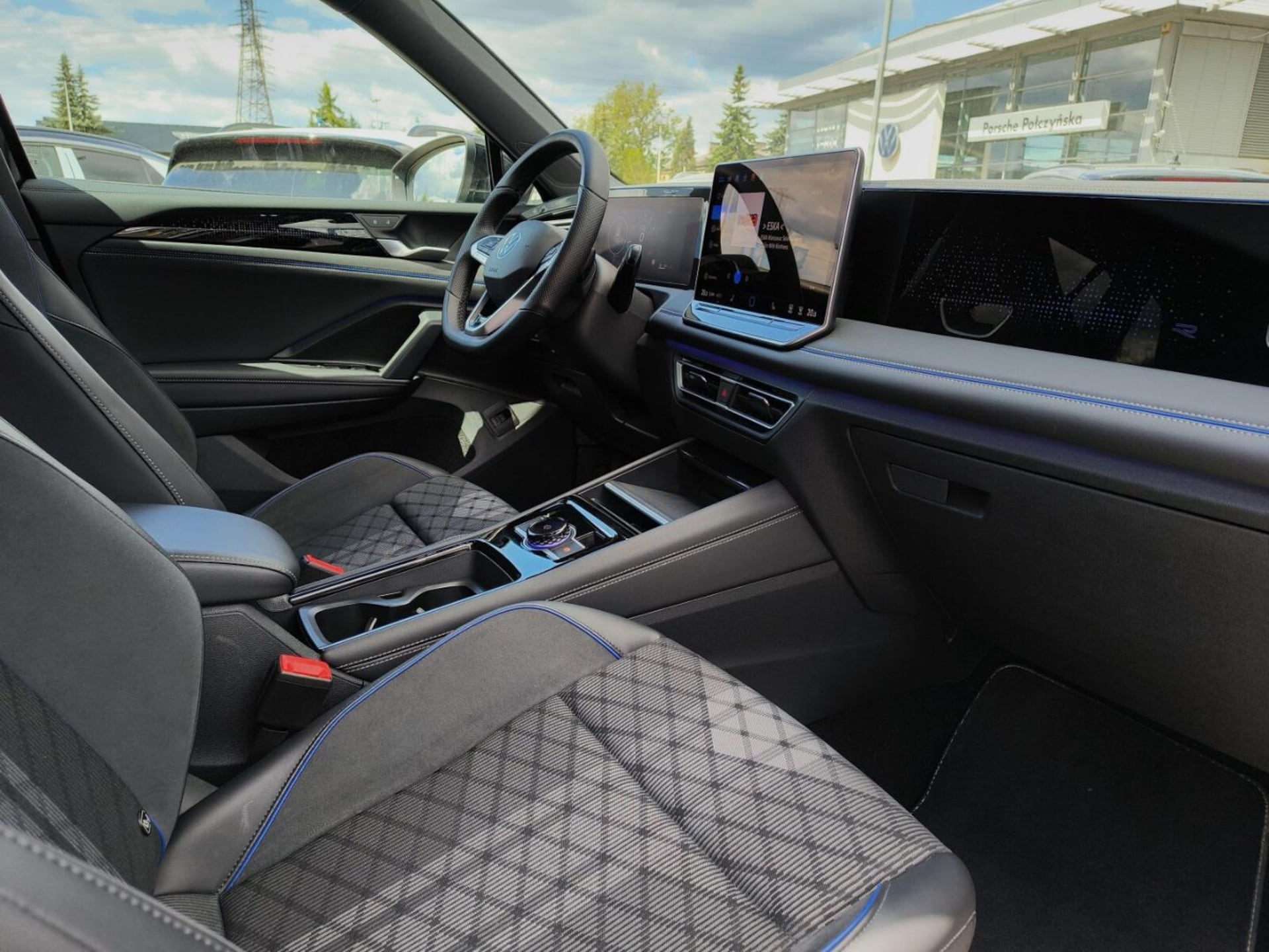 Volkswagen Tiguan R-Line Plus