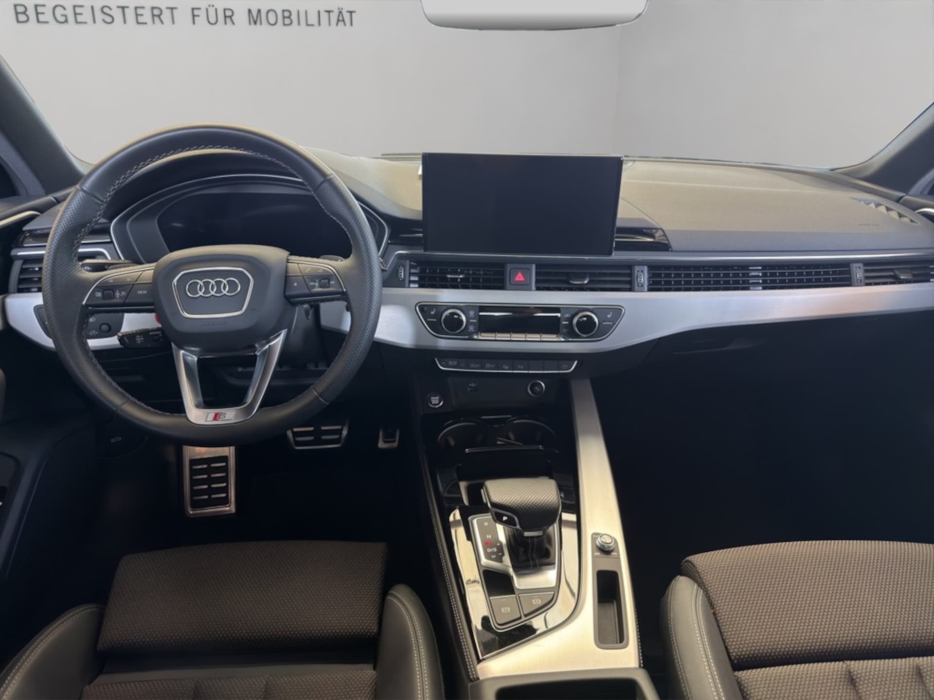 Audi A4 Avant S line