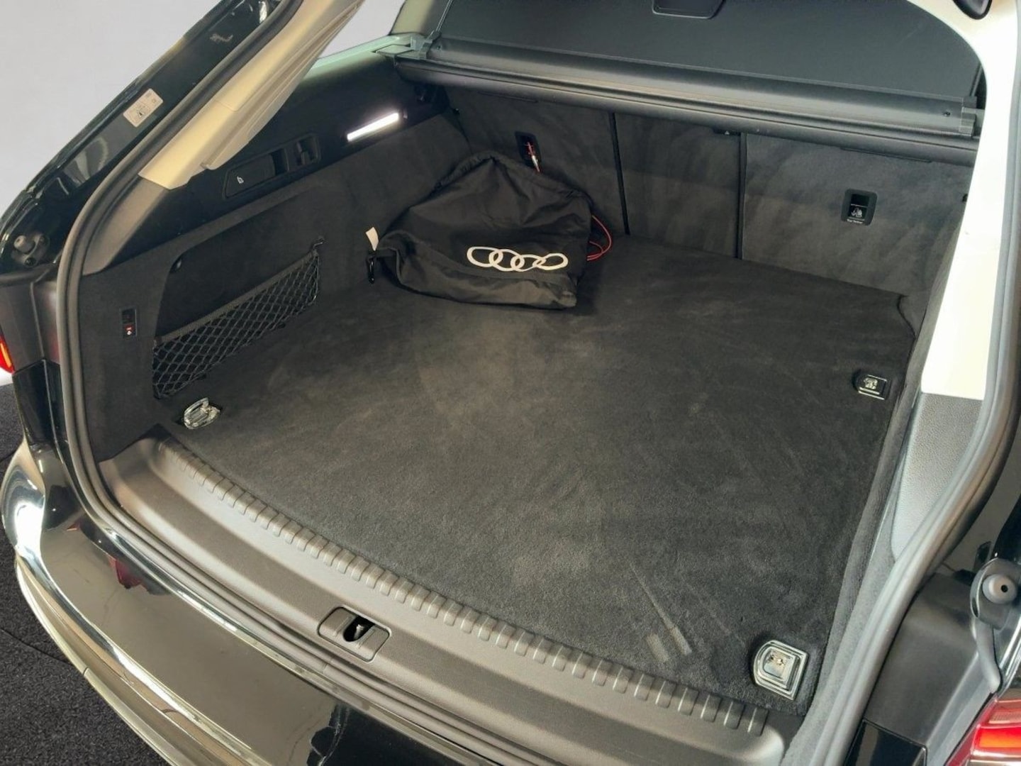 Bild über Audi A6 Avant TFSI e S line 50 TFSI e quattro S tronic - für weitere Informationen kontaktieren Sie den Audi Partner