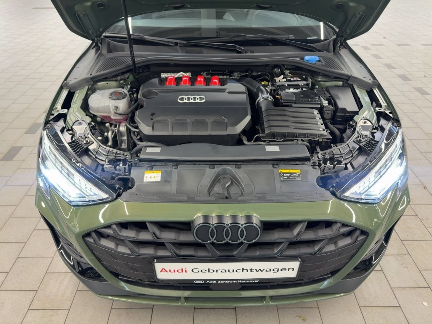 Bild über Audi S3 Limousine TFSI quattro S tronic - für weitere Informationen kontaktieren Sie den Audi Partner