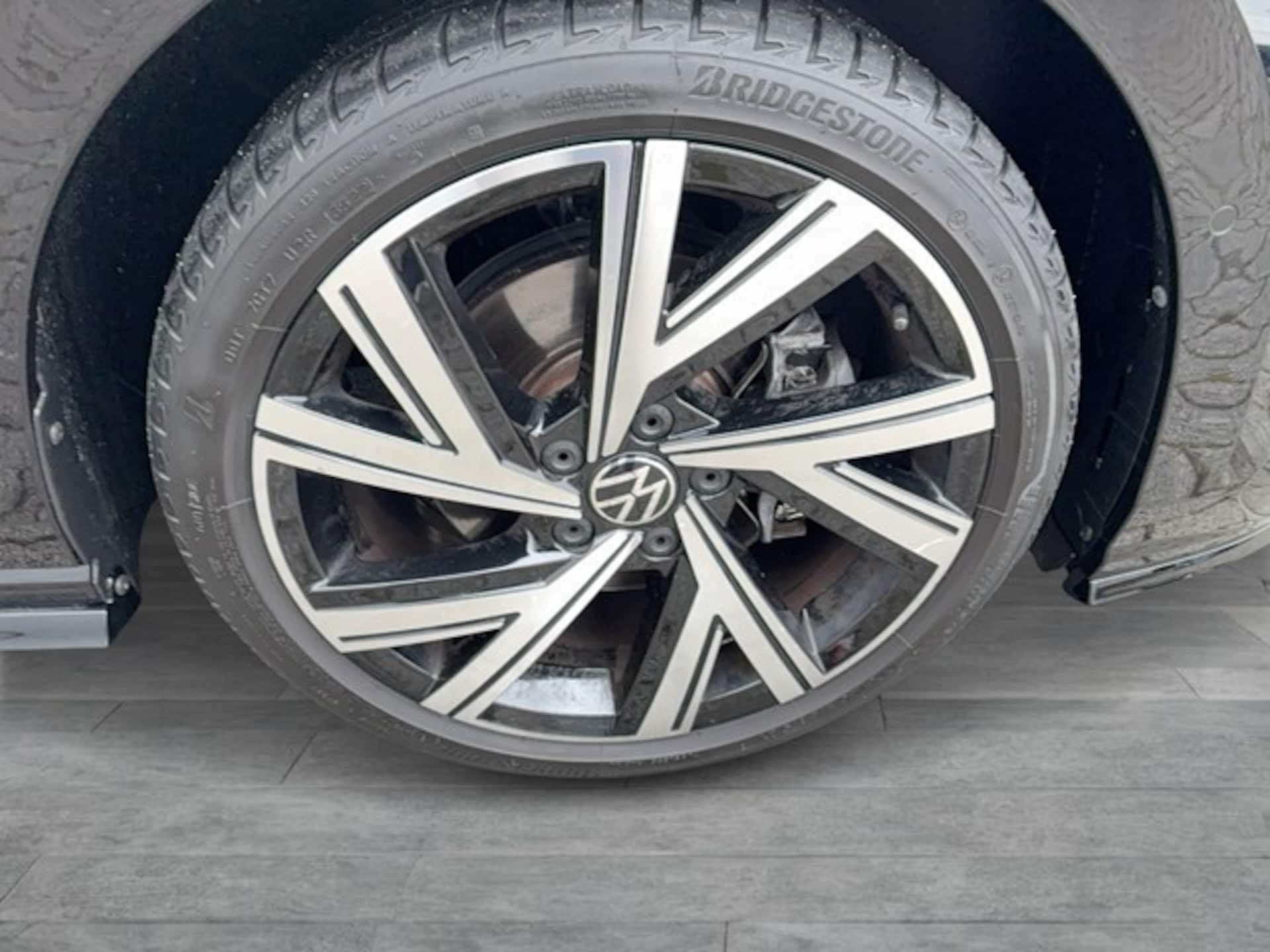Volkswagen Golf Variant R-Line