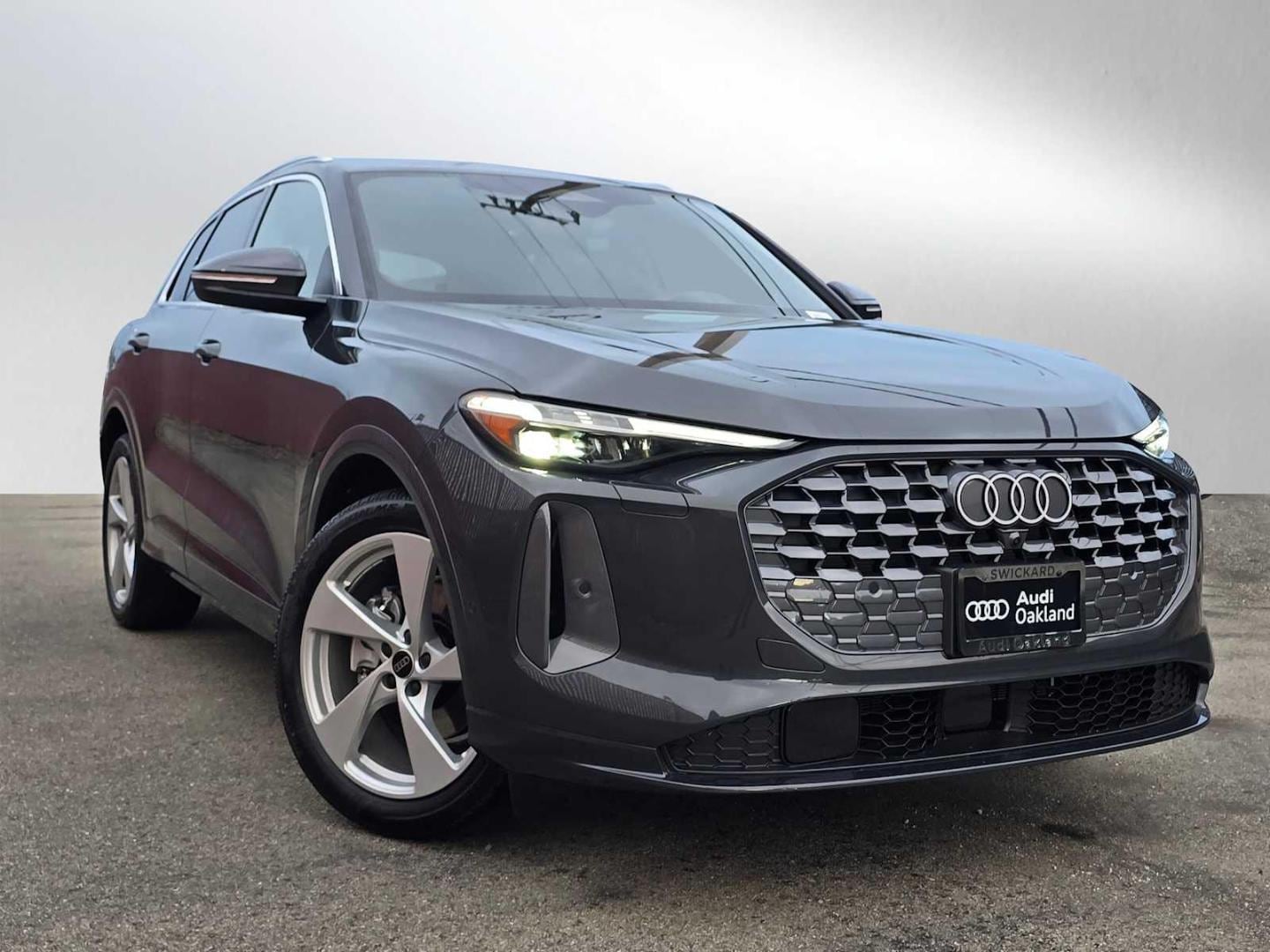 2025 Audi Q5 40 Prestige's photo