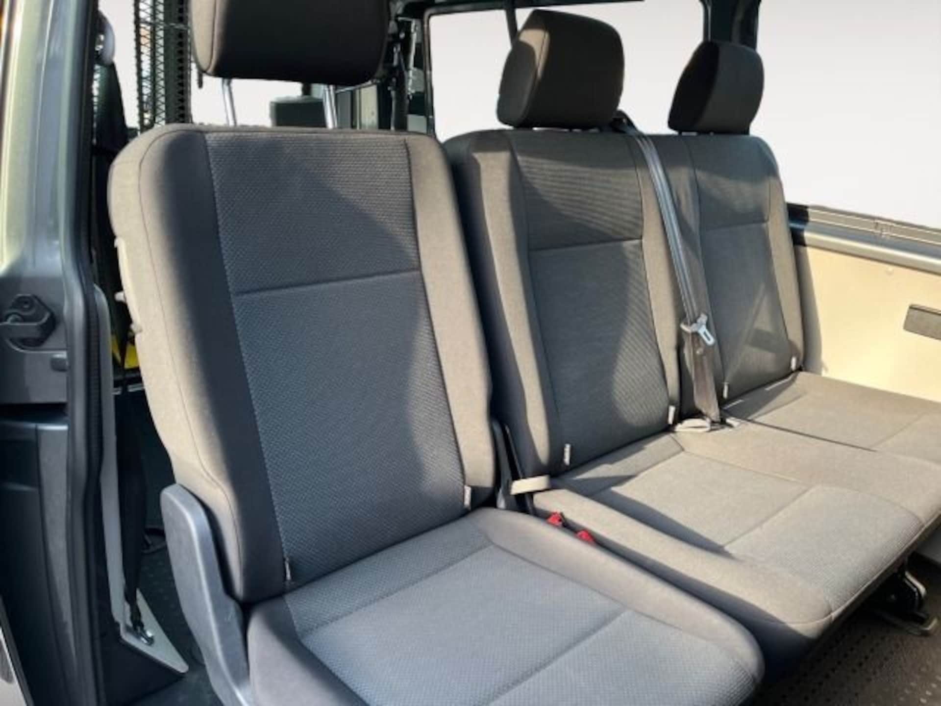 Volkswagen T6 Transporter Kombi langer Radstand