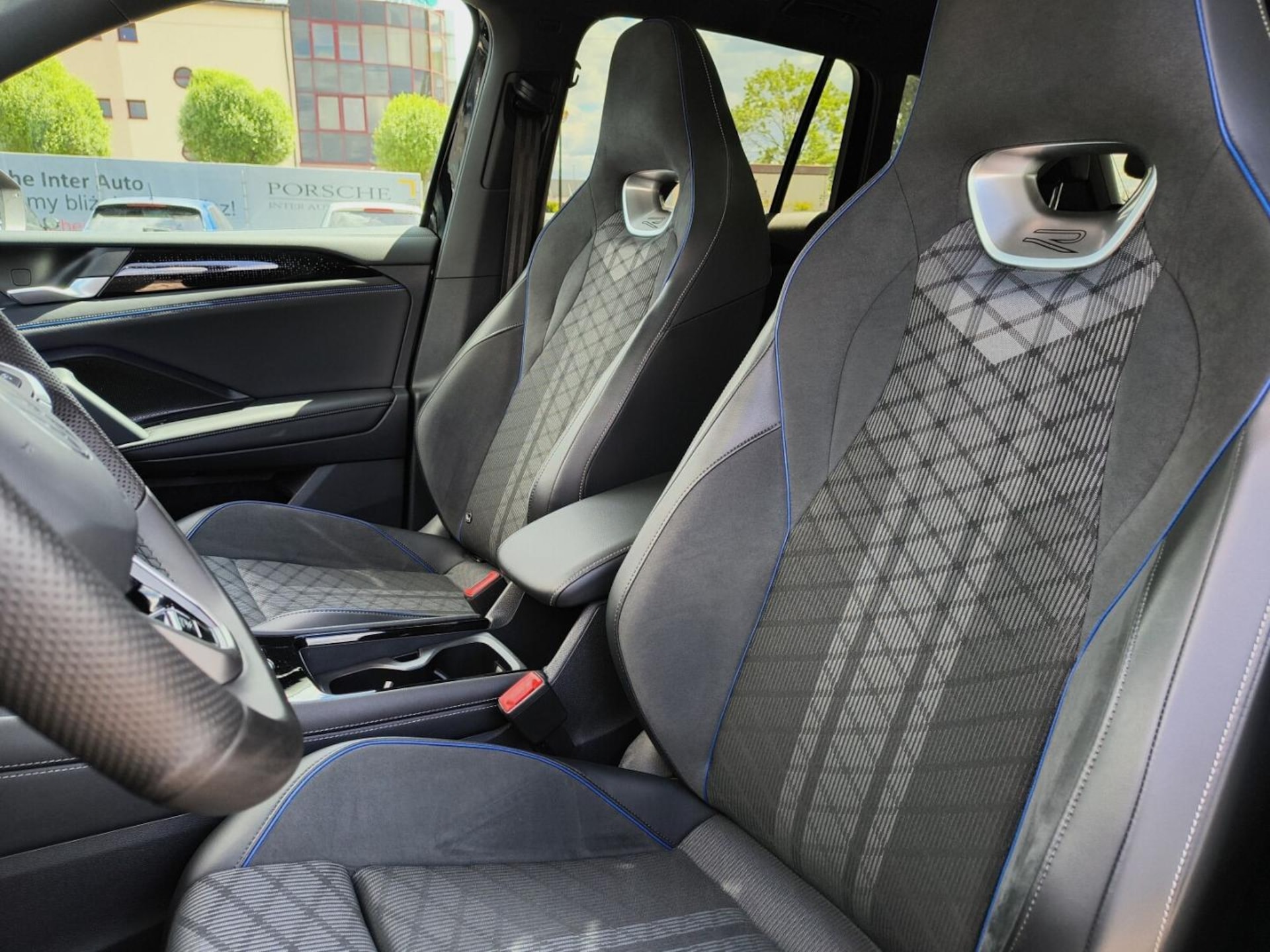 Volkswagen Tiguan R-Line Plus