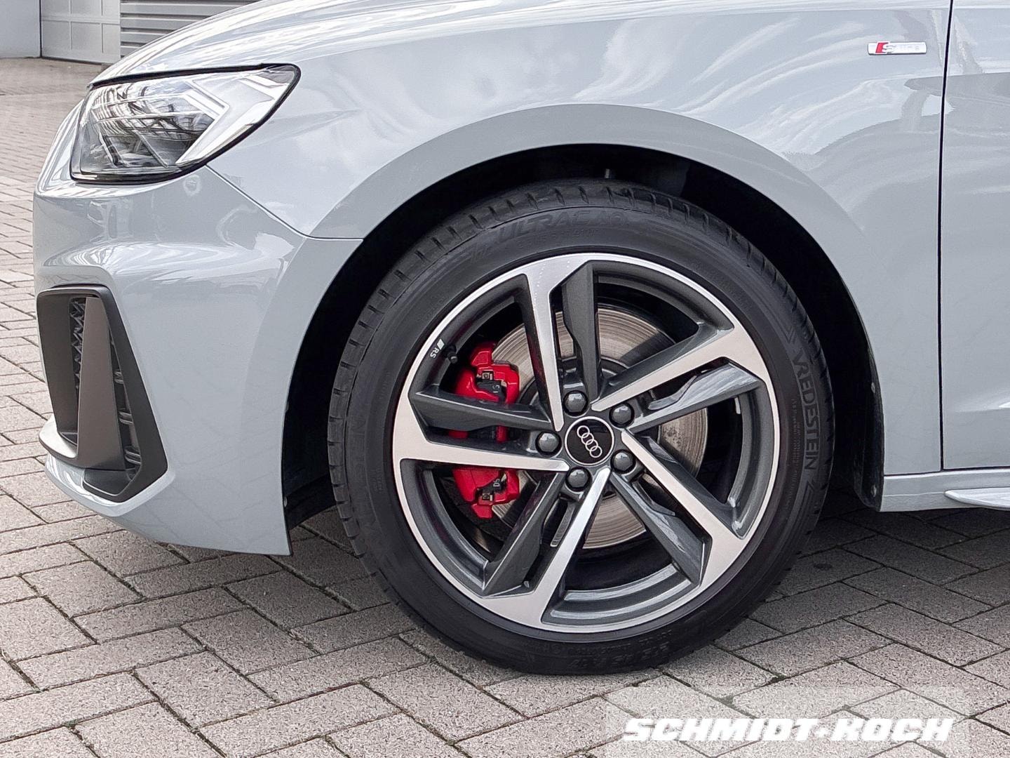 Bild über Audi A1 Sportback S line 40 TFSI S tronic - für weitere Informationen kontaktieren Sie den Audi Partner