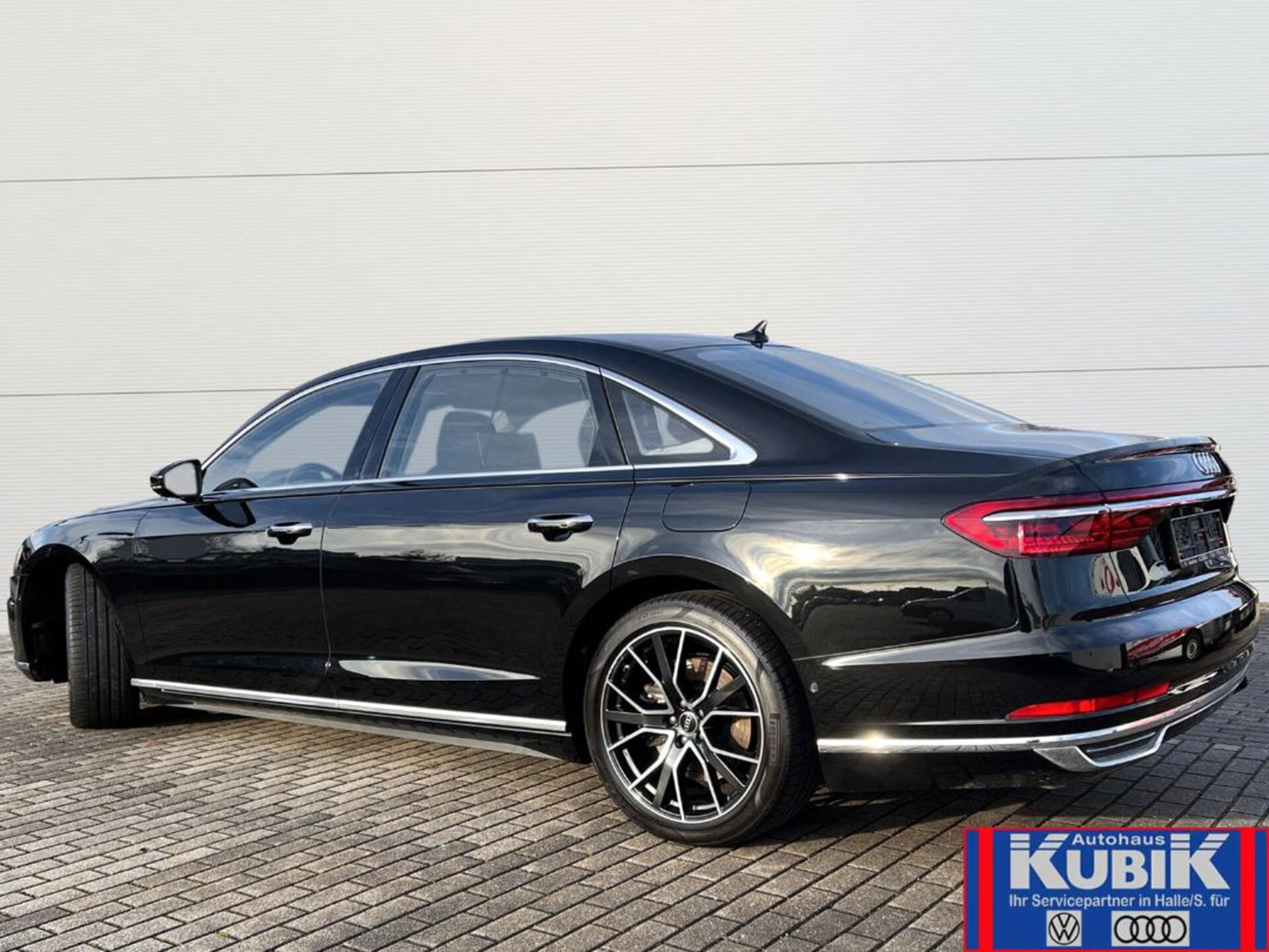 Audi A8 L TFSI e