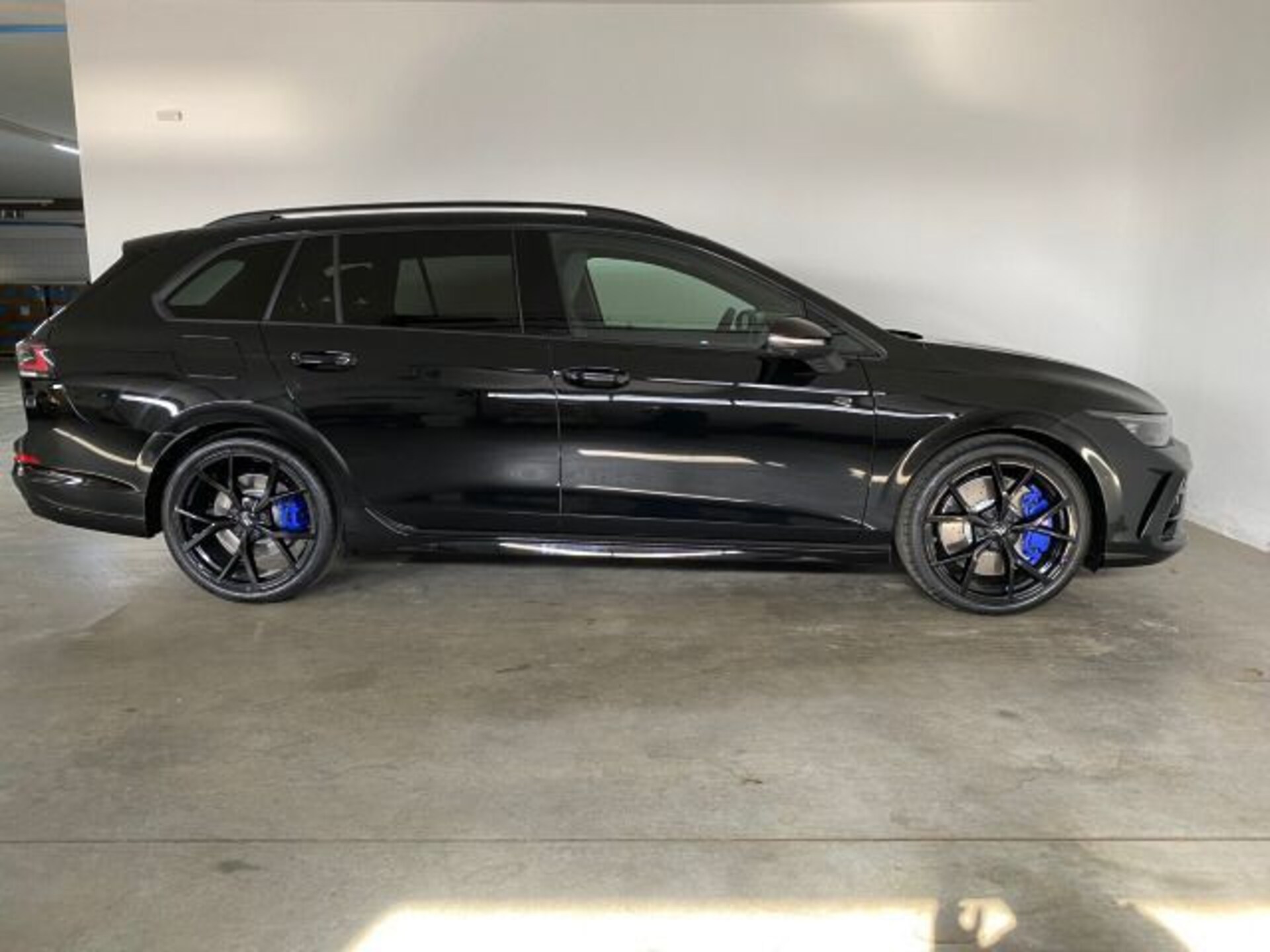 Volkswagen Golf Variant R