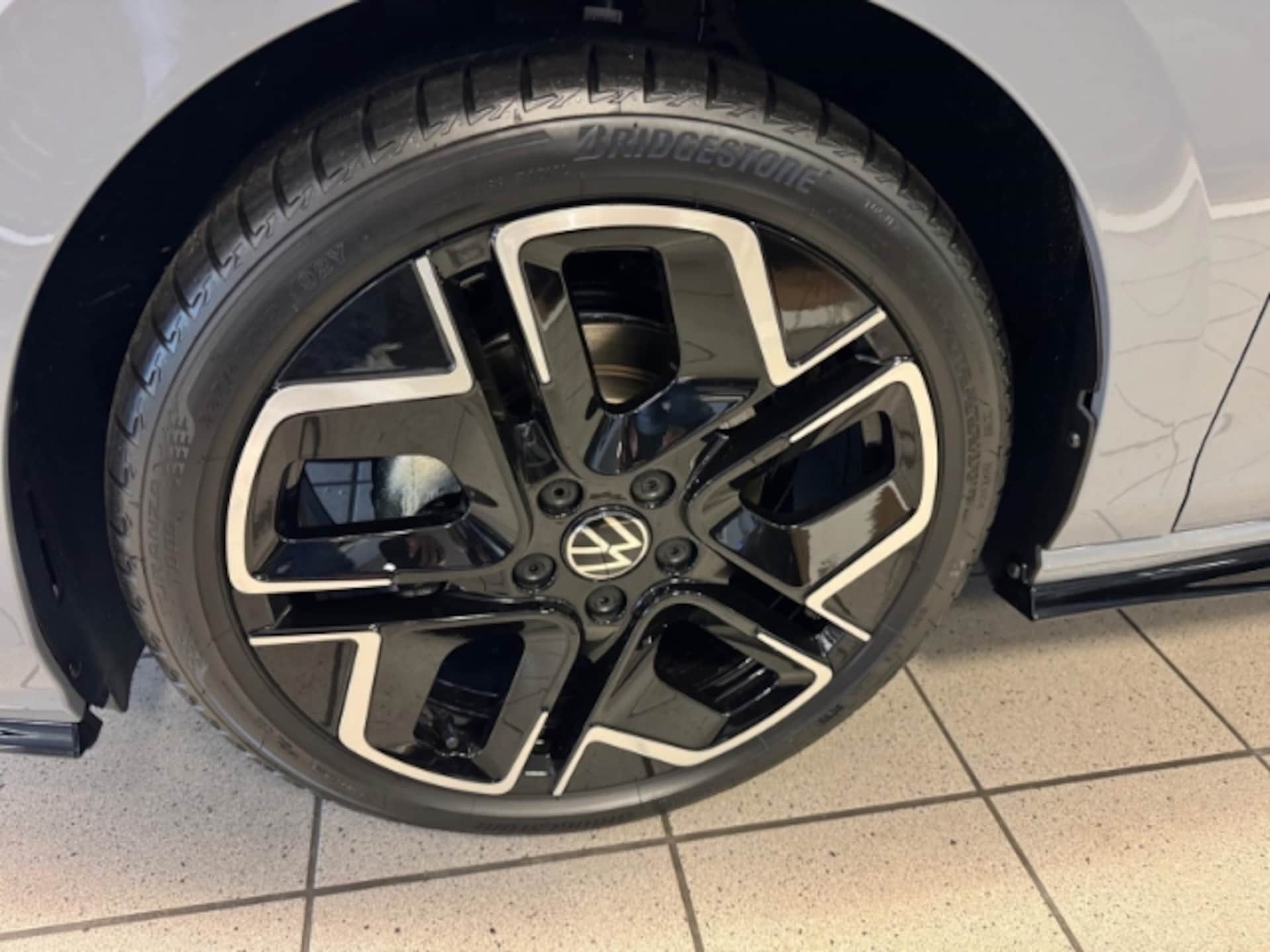 Volkswagen Golf R-Line