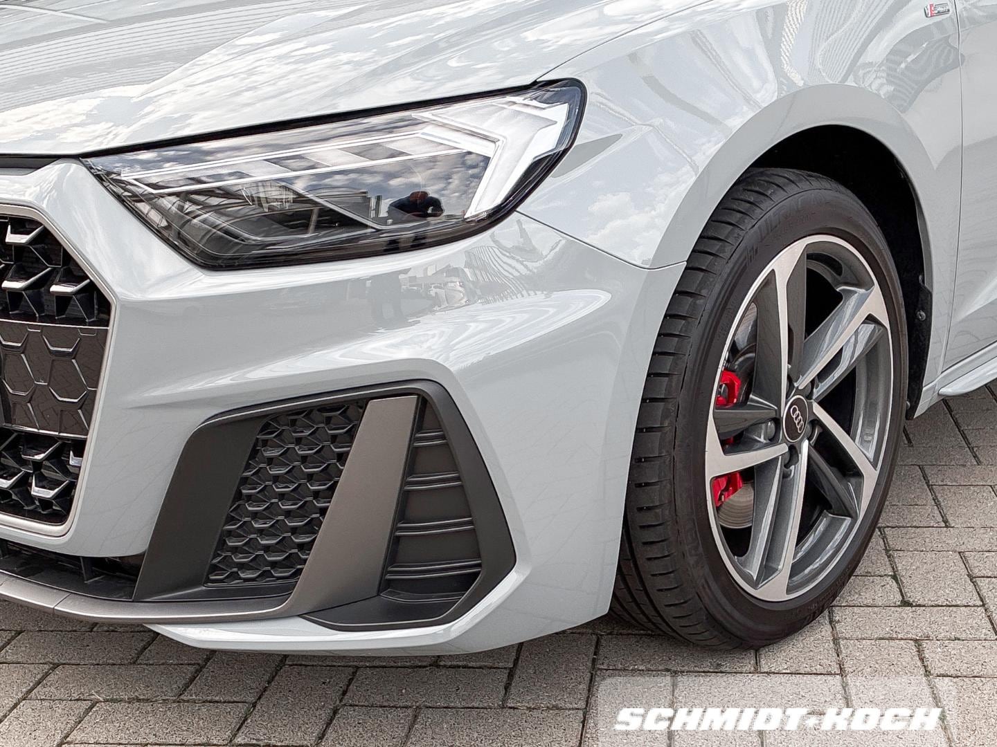 Bild über Audi A1 Sportback S line 40 TFSI S tronic - für weitere Informationen kontaktieren Sie den Audi Partner