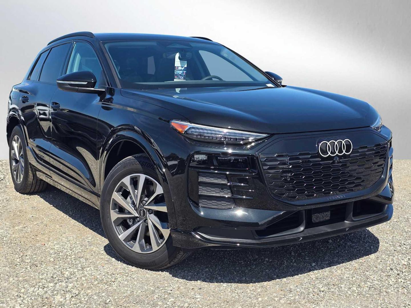 2025 Audi Q6 e-tron Premium Plus quattro's photo