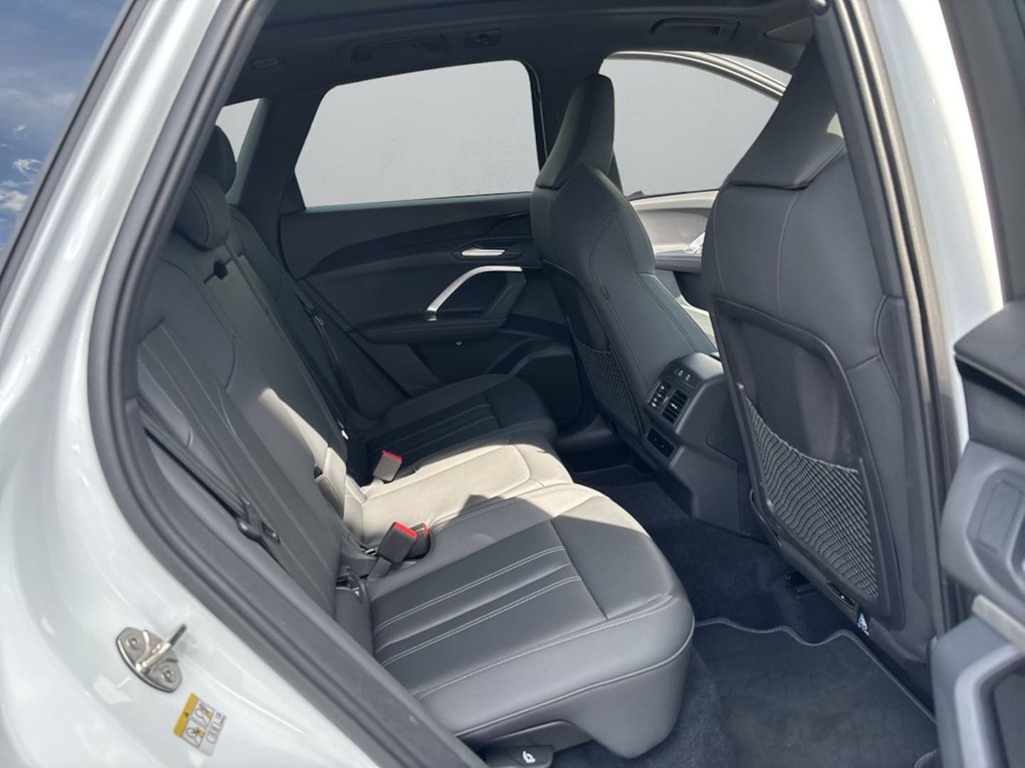 Bild über Audi Q5 SUV TDI quattro 150 kW S tronic - für weitere Informationen kontaktieren Sie den Audi Partner