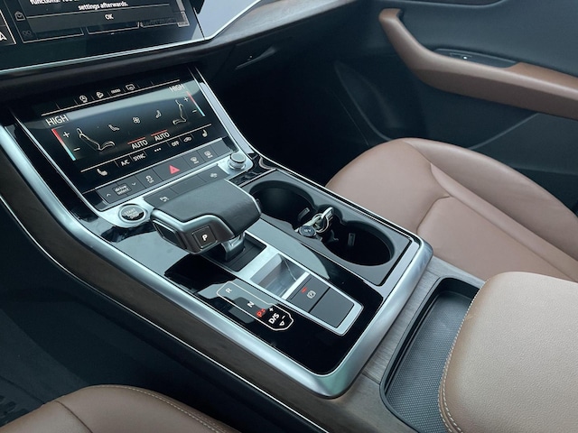 2025 Audi Q8 Premium - Photo 11