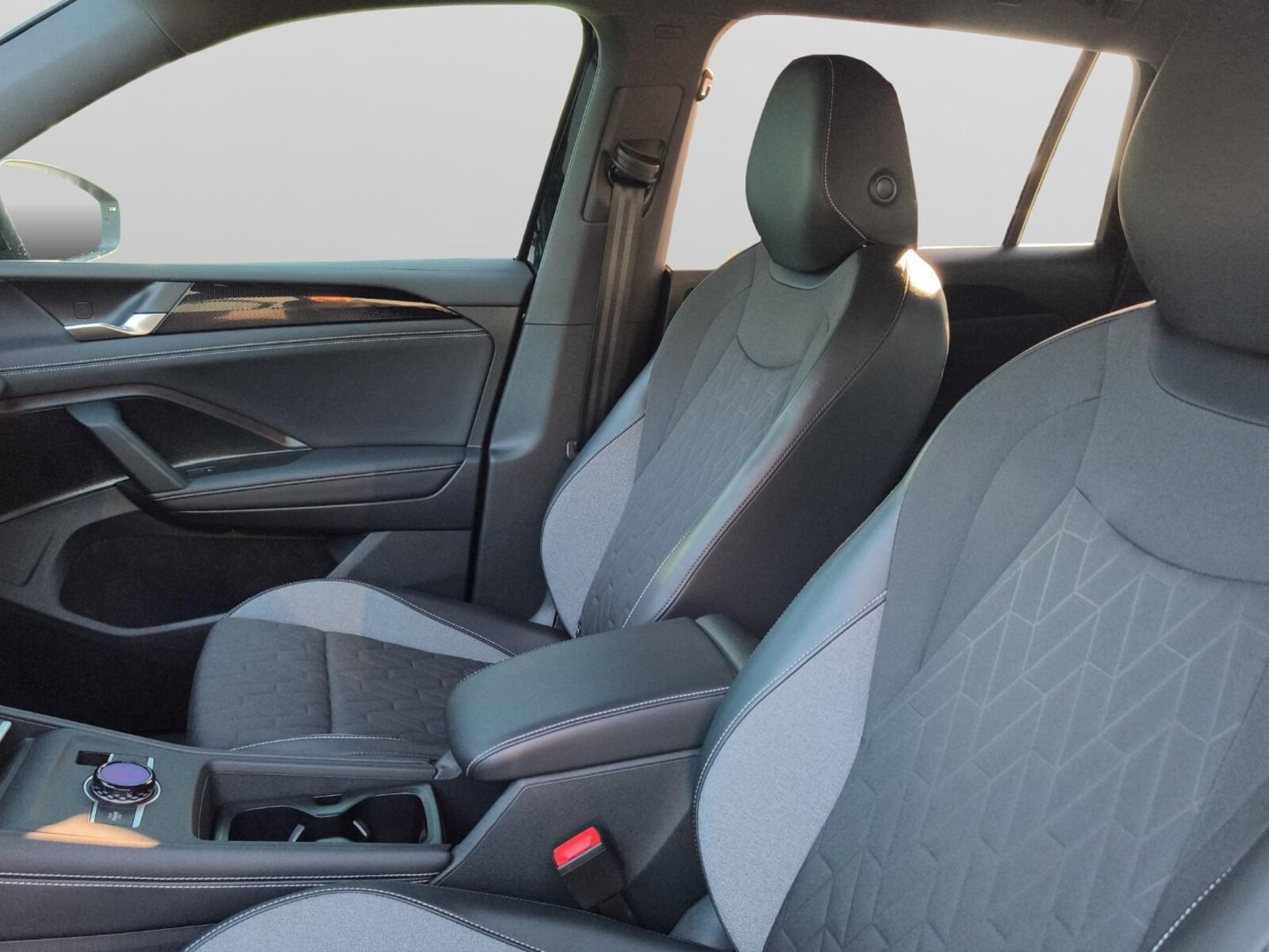 Volkswagen Tiguan – Bild 12
