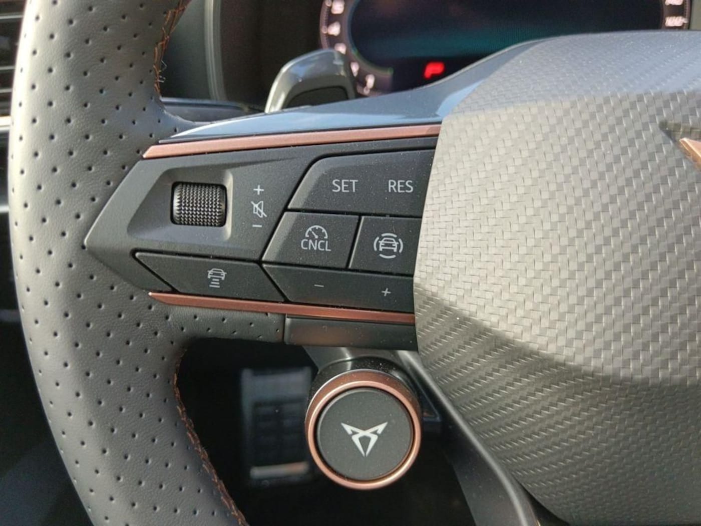 CUPRA Leon León 1.5 TSI e-Hybrid DSG 150 kW (204 CV) — photo 10