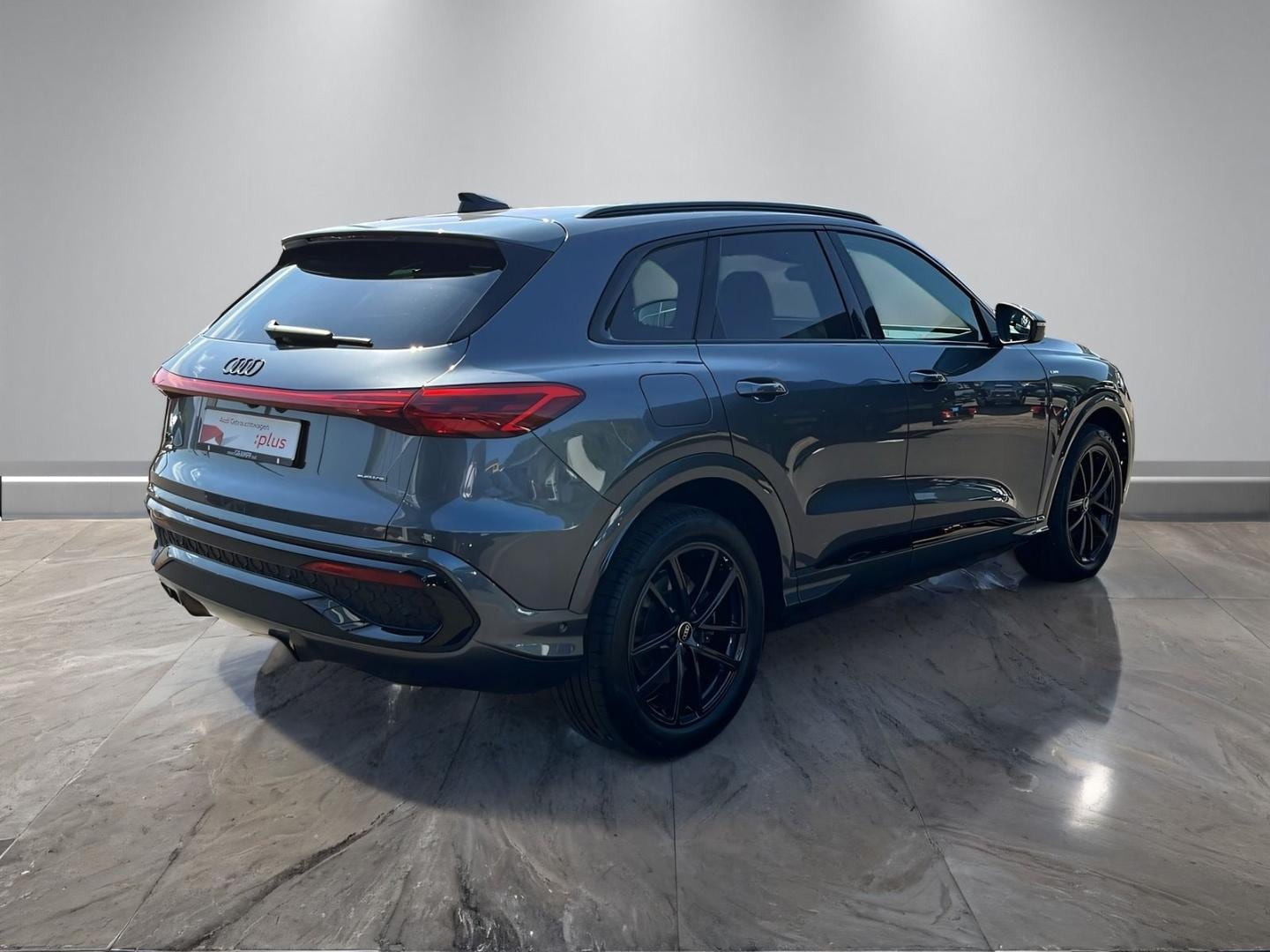 Bild über Audi Q5 SUV TDI quattro 150 kW S tronic - für weitere Informationen kontaktieren Sie den Audi Partner