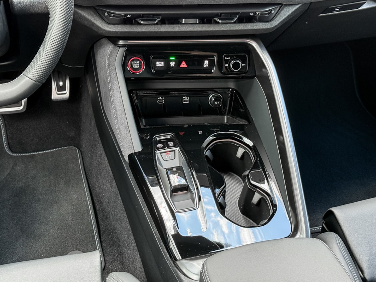 Bild über Audi Q5 Sportback e-hybrid e-hybrid quattro 270 kW S tronic - für weitere Informationen kontaktieren Sie den Audi Partner