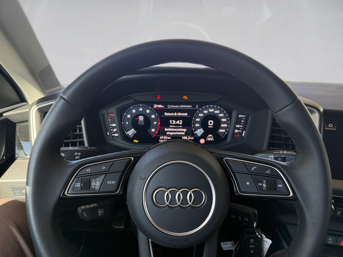 Bild über Audi A1 Sportback S line 30 TFSI Schaltgetriebe - für weitere Informationen kontaktieren Sie den Audi Partner