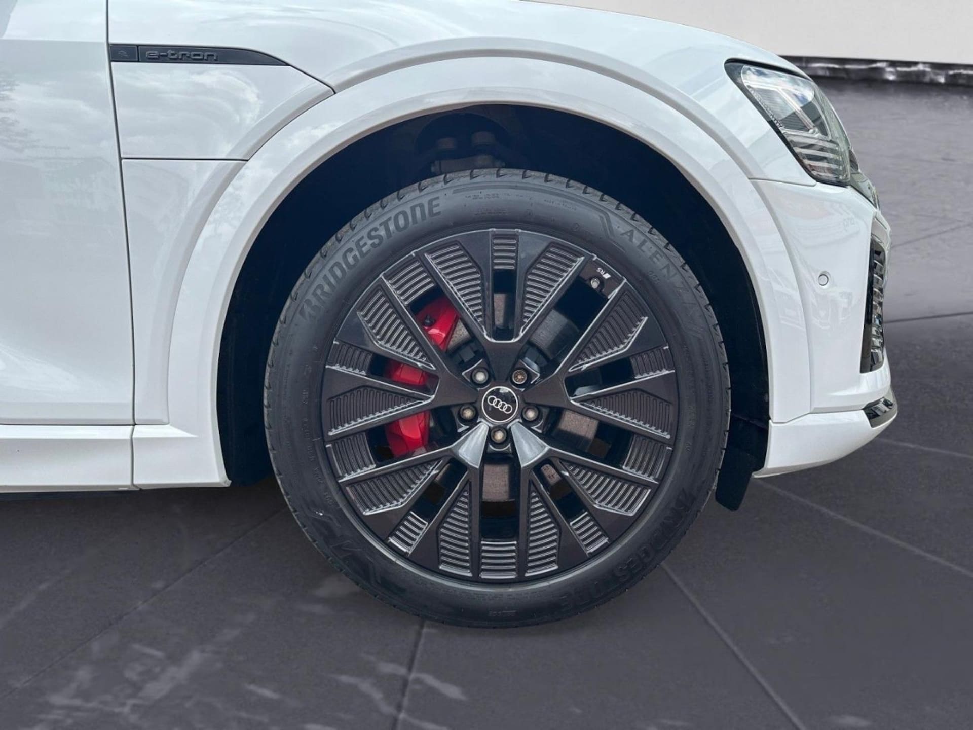Audi Q8 e-tron S line