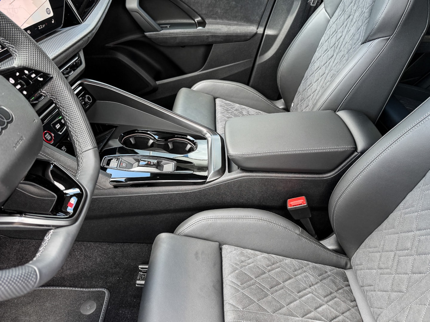 Bild über Audi Q5 Sportback e-hybrid e-hybrid quattro 270 kW S tronic - für weitere Informationen kontaktieren Sie den Audi Partner