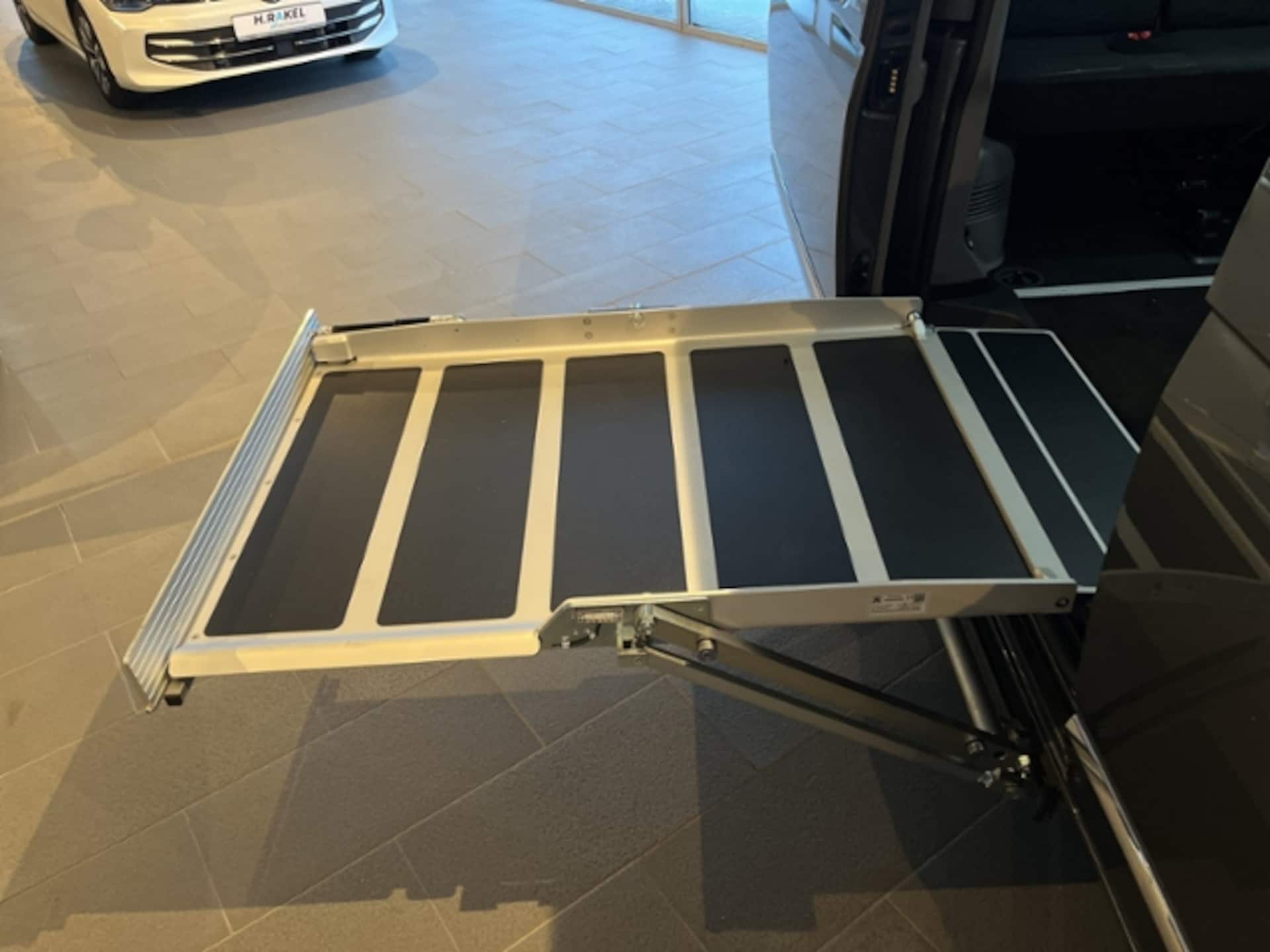 Volkswagen T6.1 Caravelle kurzer Radstand Comfortline