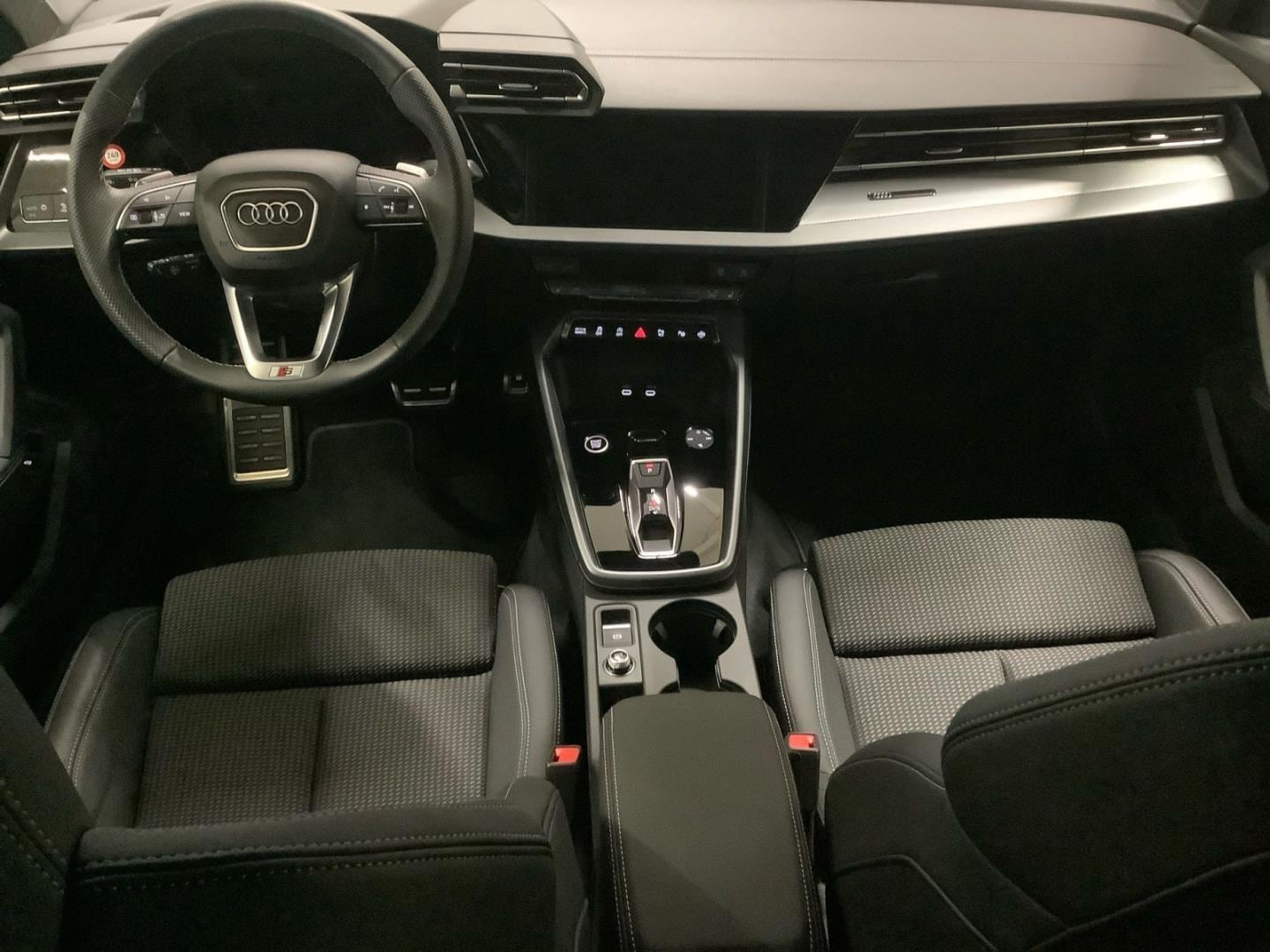 Bild über Audi A3 Sportback TFSI 110 kW S tronic - für weitere Informationen kontaktieren Sie den Audi Partner