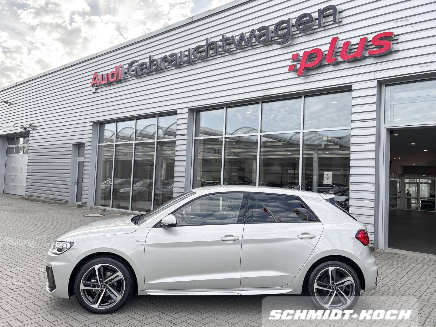 Bild über Audi A1 Sportback S line 25 TFSI S tronic - für weitere Informationen kontaktieren Sie den Audi Partner