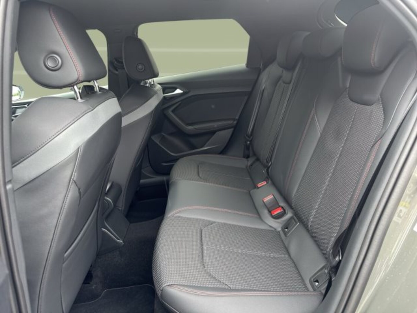 Bild über Audi A1 Sportback advanced 30 TFSI S tronic - für weitere Informationen kontaktieren Sie den Audi Partner
