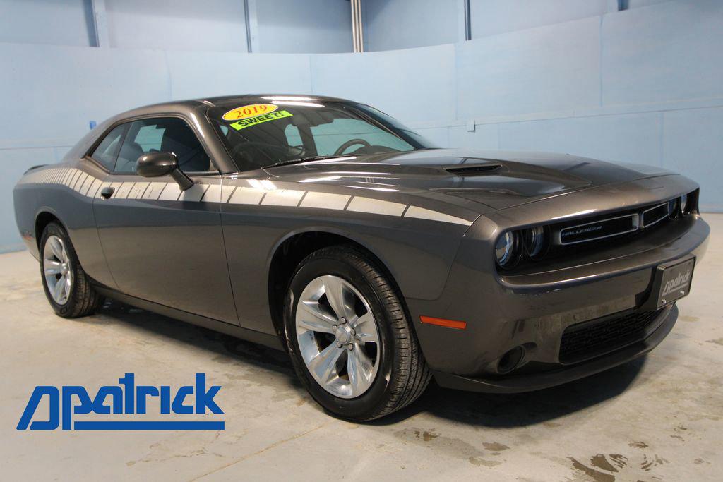 2019 Dodge Challenger SXT Auto's photo