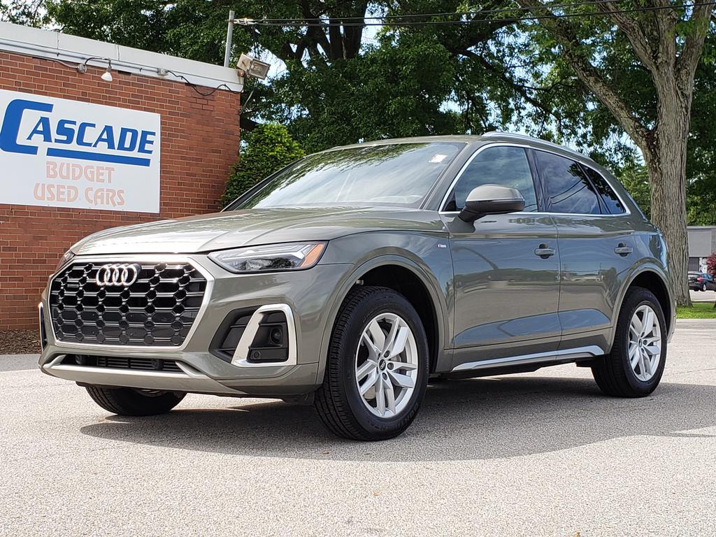 2023 Audi Q5 45 Premium's photo