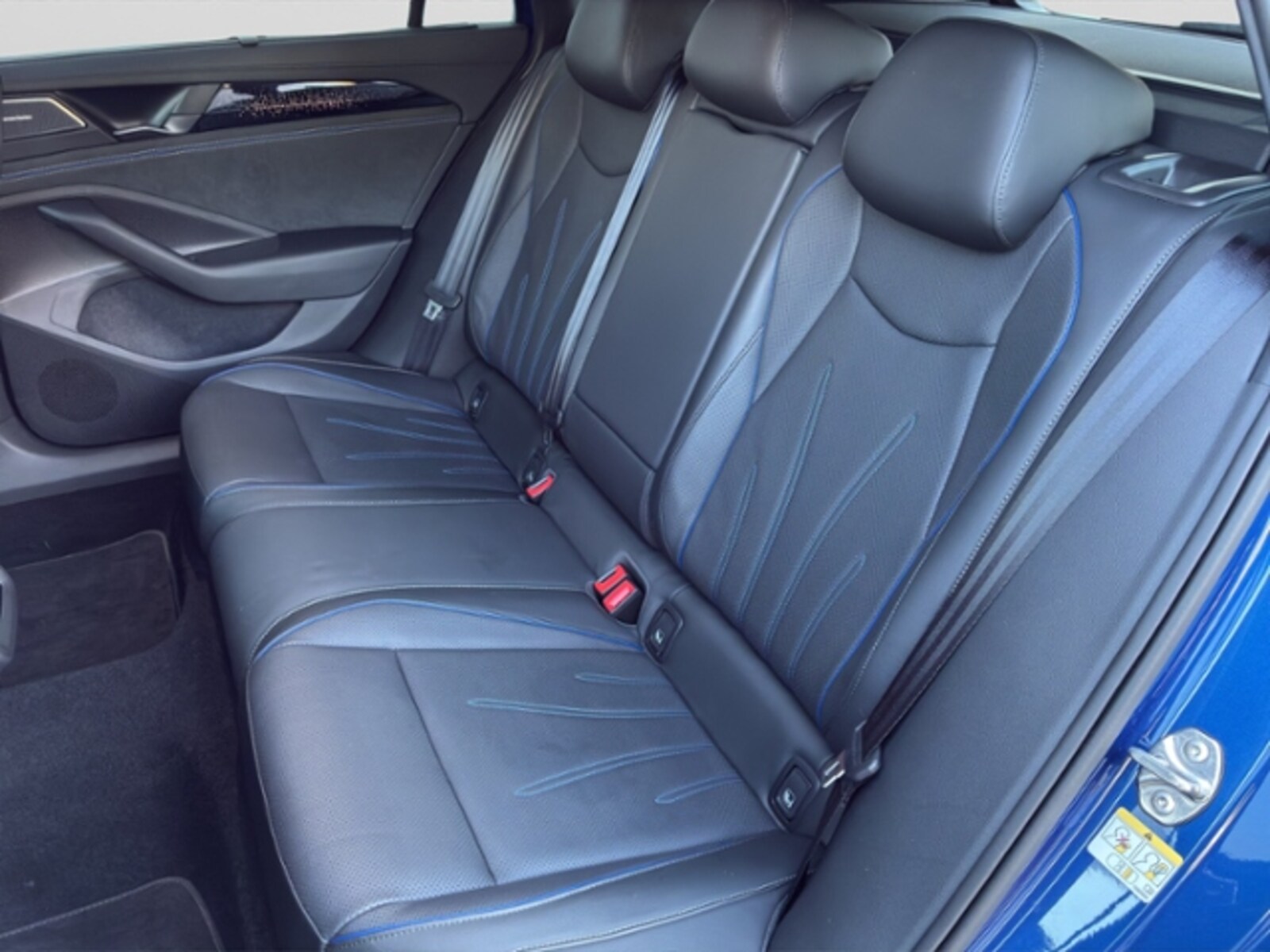 Volkswagen Passat – Bild 11